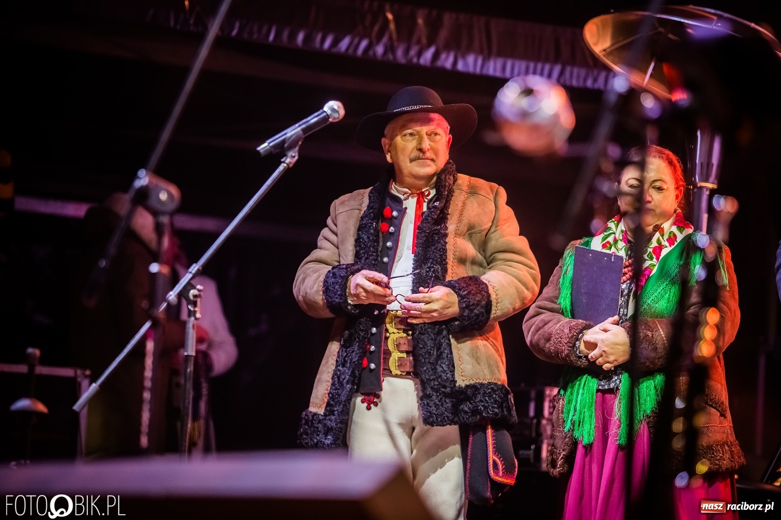 Zdjęcie w galerii na portalu naszraciborz.pl: Golec uOrkiestra rozgrzała publiczność na jarmarku [FOTO i WIDEO] wiadomości z regionu