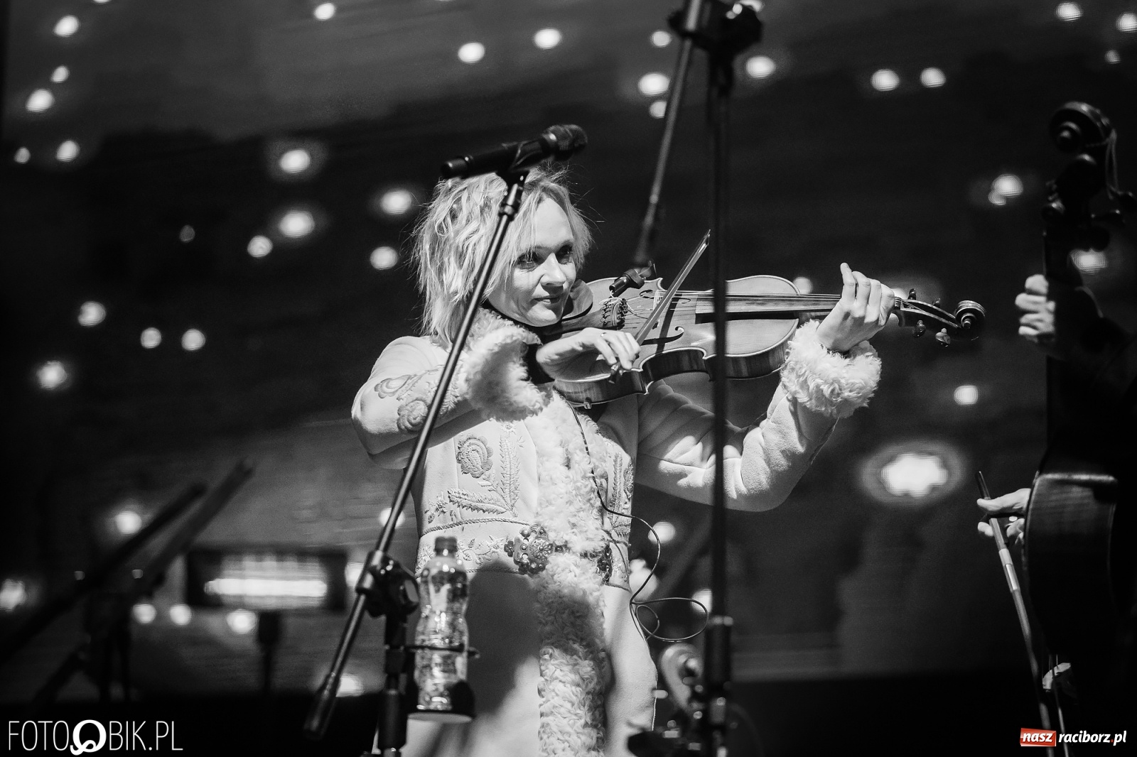Zdjęcie w galerii na portalu naszraciborz.pl: Golec uOrkiestra rozgrzała publiczność na jarmarku [FOTO i WIDEO] wiadomości z regionu