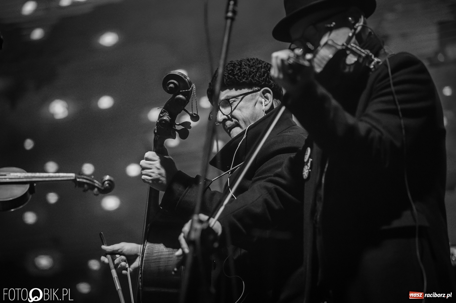 Zdjęcie w galerii na portalu naszraciborz.pl: Golec uOrkiestra rozgrzała publiczność na jarmarku [FOTO i WIDEO] wiadomości z regionu