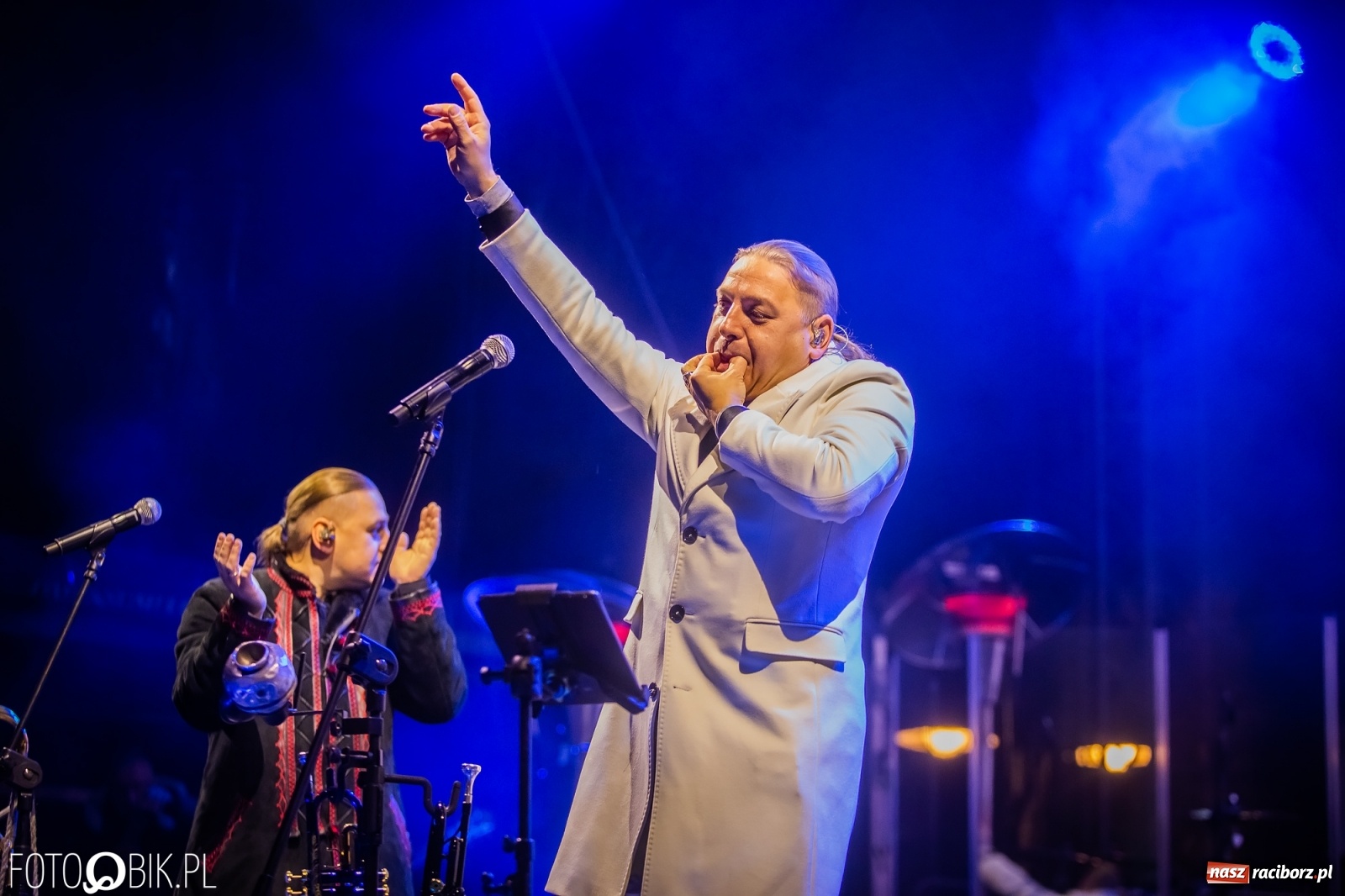 Zdjęcie w galerii na portalu naszraciborz.pl: Golec uOrkiestra rozgrzała publiczność na jarmarku [FOTO i WIDEO] wiadomości z regionu