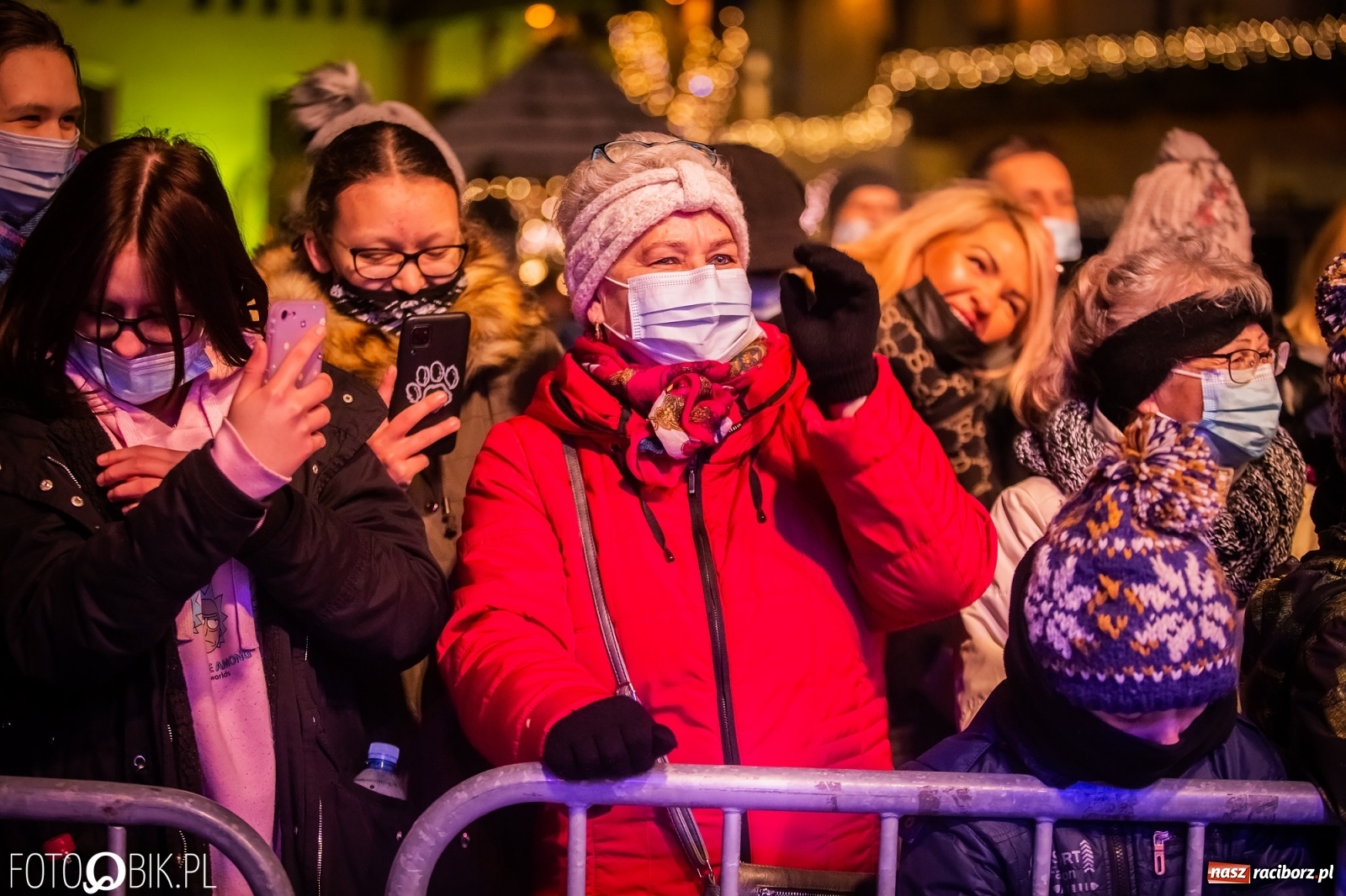 Zdjęcie w galerii na portalu naszraciborz.pl: Golec uOrkiestra rozgrzała publiczność na jarmarku [FOTO i WIDEO] wiadomości z regionu