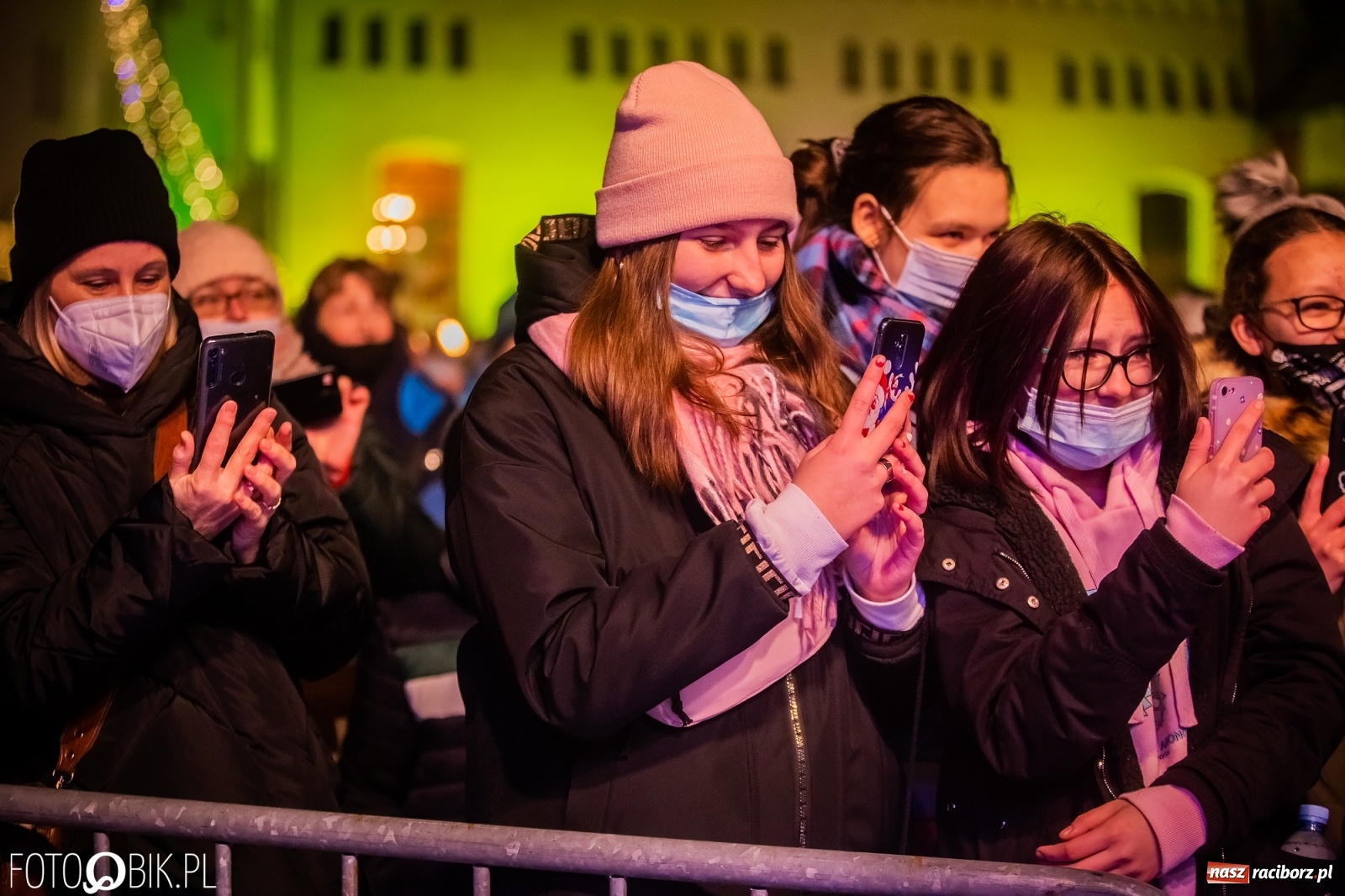 Zdjęcie w galerii na portalu naszraciborz.pl: Golec uOrkiestra rozgrzała publiczność na jarmarku [FOTO i WIDEO] wiadomości z regionu