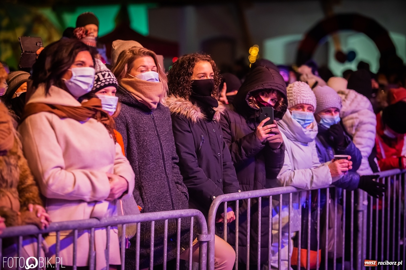 Zdjęcie w galerii na portalu naszraciborz.pl: Golec uOrkiestra rozgrzała publiczność na jarmarku [FOTO i WIDEO] wiadomości z regionu