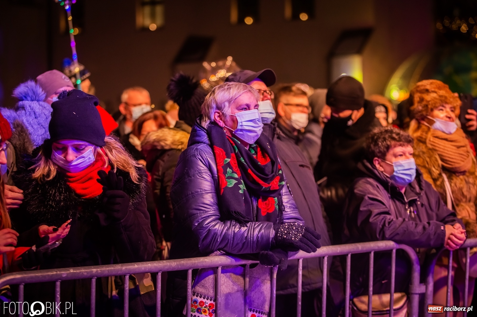 Zdjęcie w galerii na portalu naszraciborz.pl: Golec uOrkiestra rozgrzała publiczność na jarmarku [FOTO i WIDEO] wiadomości z regionu