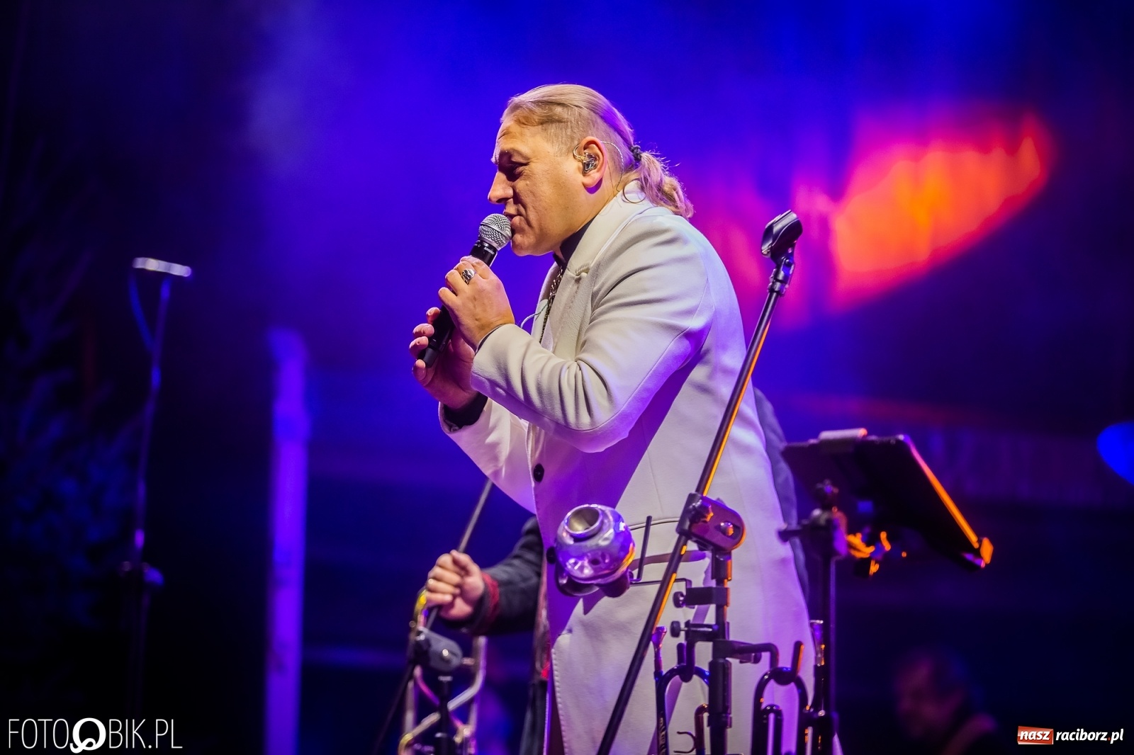 Zdjęcie w galerii na portalu naszraciborz.pl: Golec uOrkiestra rozgrzała publiczność na jarmarku [FOTO i WIDEO] wiadomości z regionu