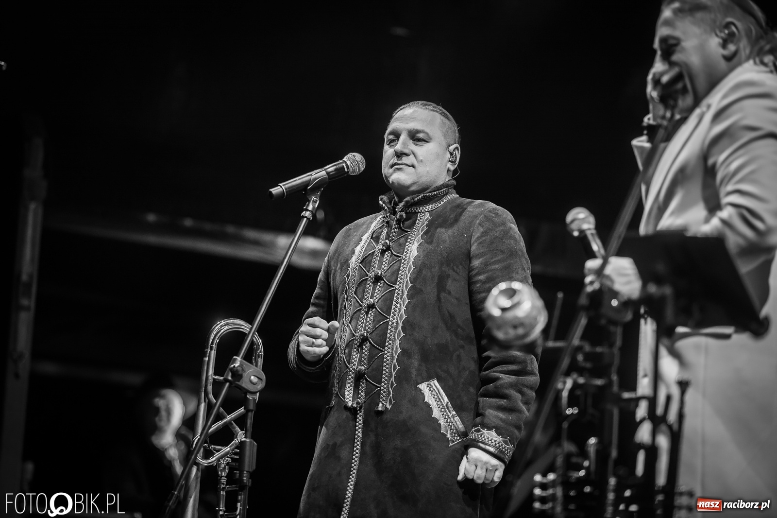 Zdjęcie w galerii na portalu naszraciborz.pl: Golec uOrkiestra rozgrzała publiczność na jarmarku [FOTO i WIDEO] wiadomości z regionu