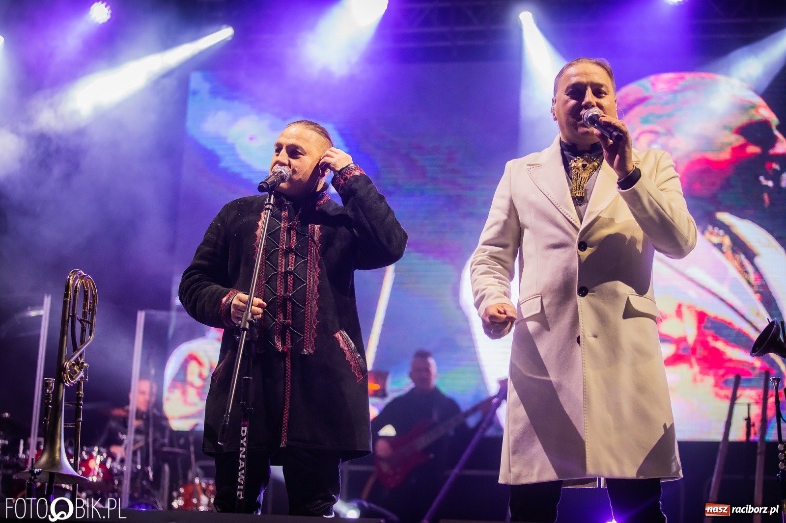 Zdjęcie w galerii na portalu naszraciborz.pl: Golec uOrkiestra rozgrzała publiczność na jarmarku [FOTO i WIDEO] wiadomości z regionu