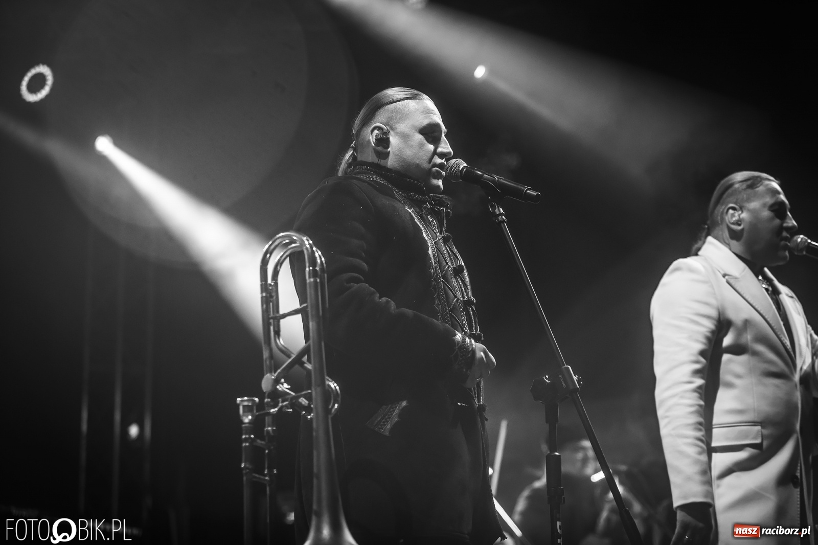 Zdjęcie w galerii na portalu naszraciborz.pl: Golec uOrkiestra rozgrzała publiczność na jarmarku [FOTO i WIDEO] wiadomości z regionu
