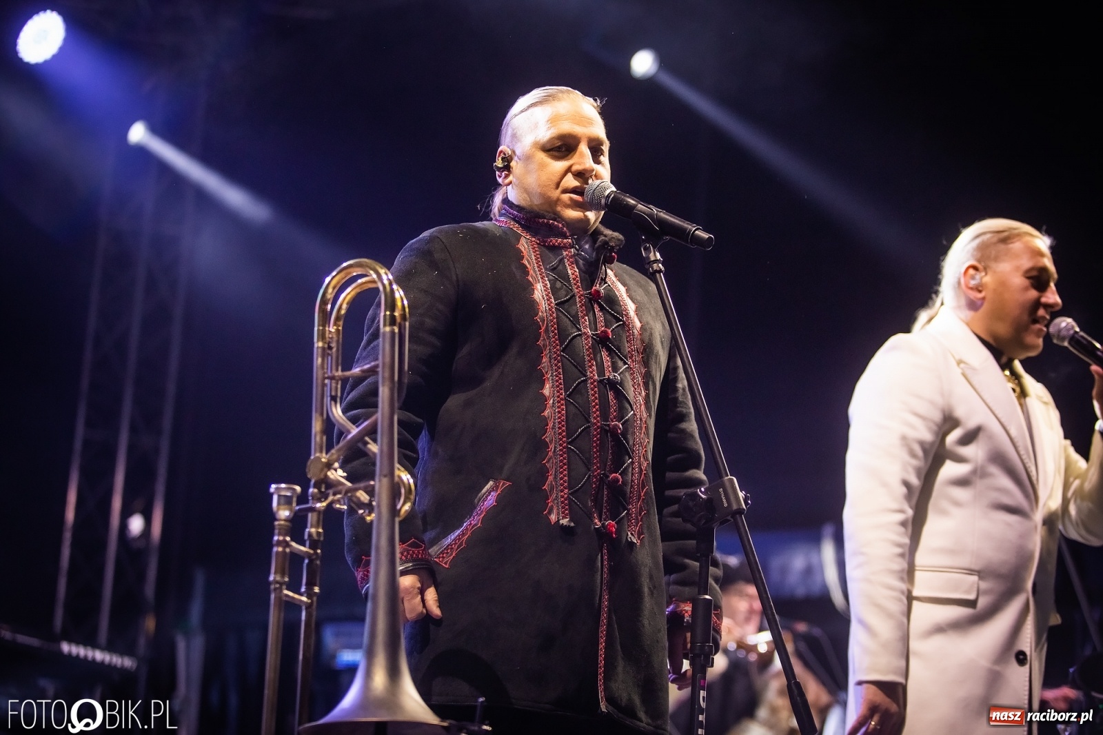 Zdjęcie w galerii na portalu naszraciborz.pl: Golec uOrkiestra rozgrzała publiczność na jarmarku [FOTO i WIDEO] wiadomości z regionu