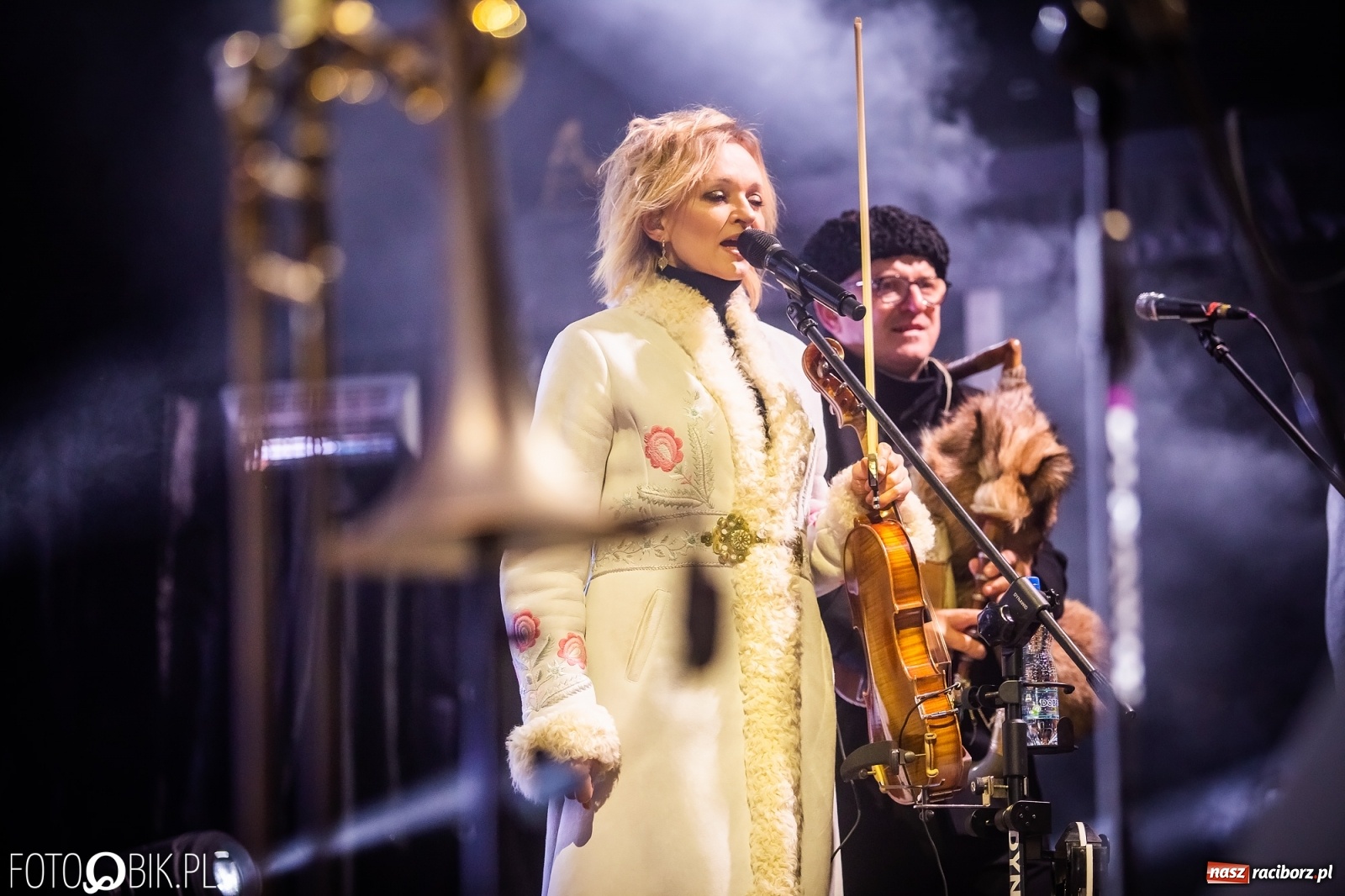 Zdjęcie w galerii na portalu naszraciborz.pl: Golec uOrkiestra rozgrzała publiczność na jarmarku [FOTO i WIDEO] wiadomości z regionu