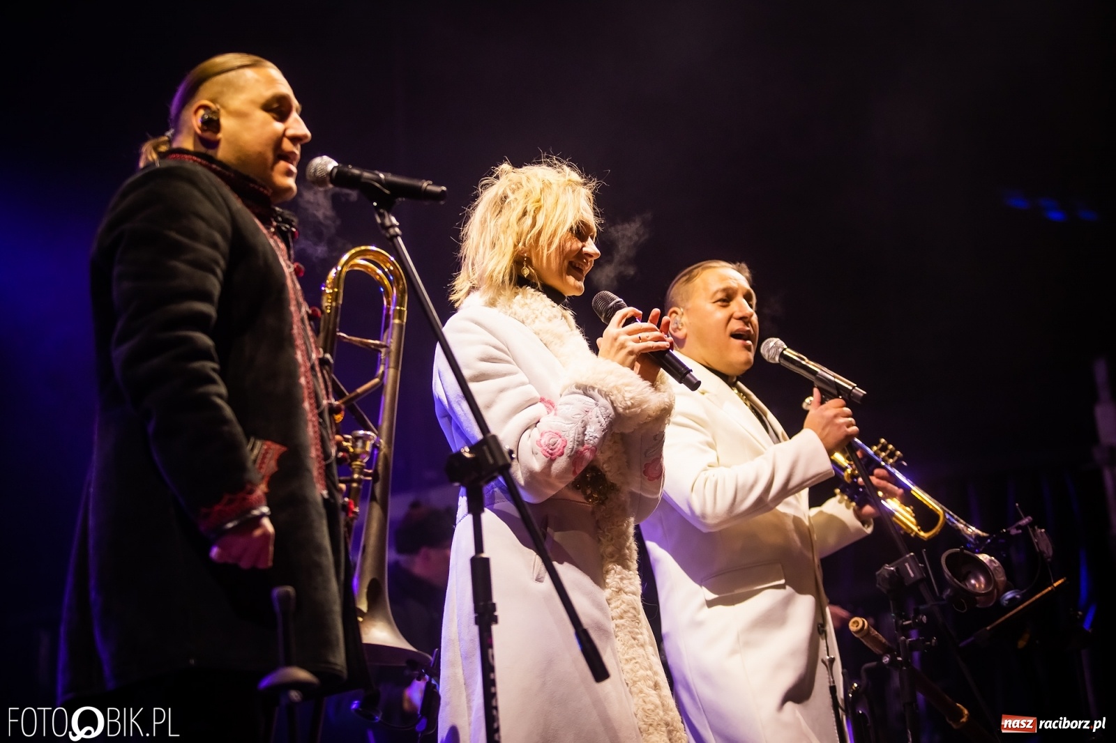 Zdjęcie w galerii na portalu naszraciborz.pl: Golec uOrkiestra rozgrzała publiczność na jarmarku [FOTO i WIDEO] wiadomości z regionu
