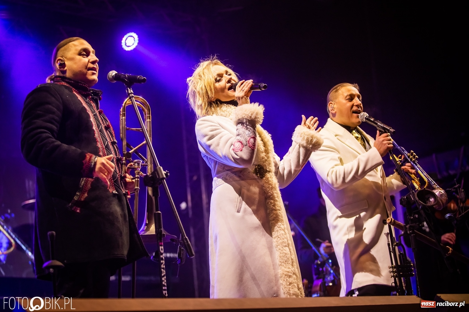 Zdjęcie w galerii na portalu naszraciborz.pl: Golec uOrkiestra rozgrzała publiczność na jarmarku [FOTO i WIDEO] wiadomości z regionu