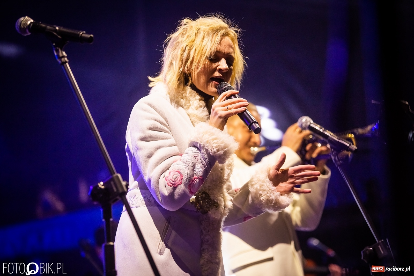 Zdjęcie w galerii na portalu naszraciborz.pl: Golec uOrkiestra rozgrzała publiczność na jarmarku [FOTO i WIDEO] wiadomości z regionu