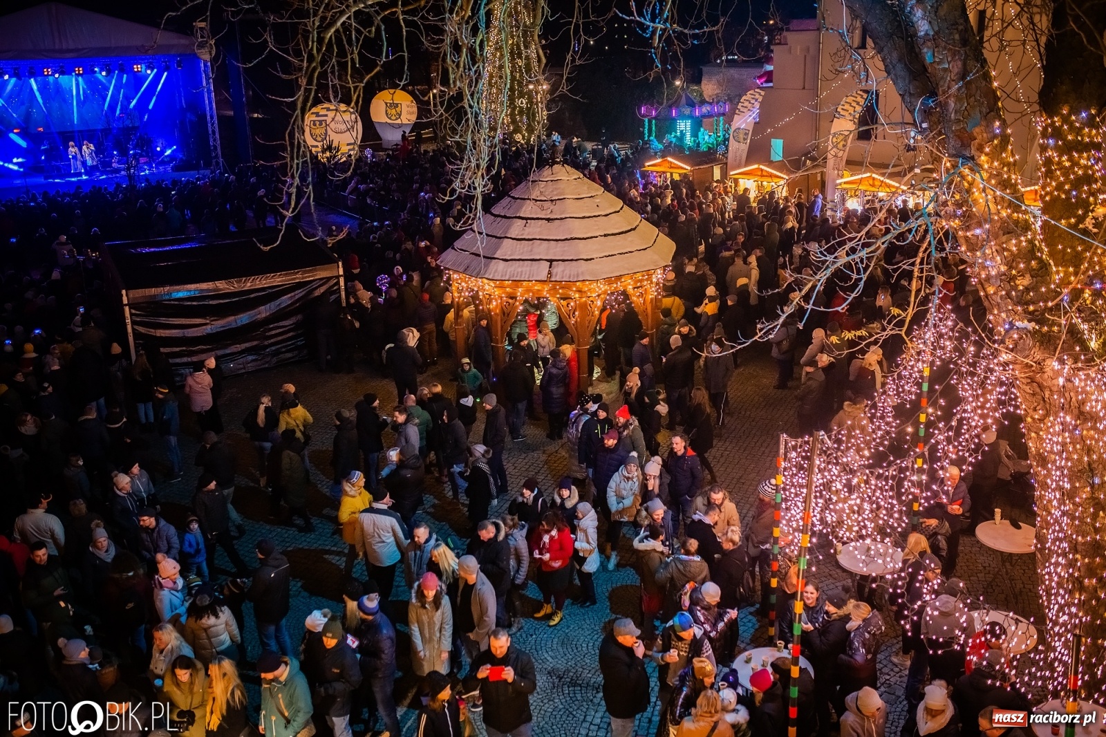 Zdjęcie w galerii na portalu naszraciborz.pl: Golec uOrkiestra rozgrzała publiczność na jarmarku [FOTO i WIDEO] wiadomości z regionu