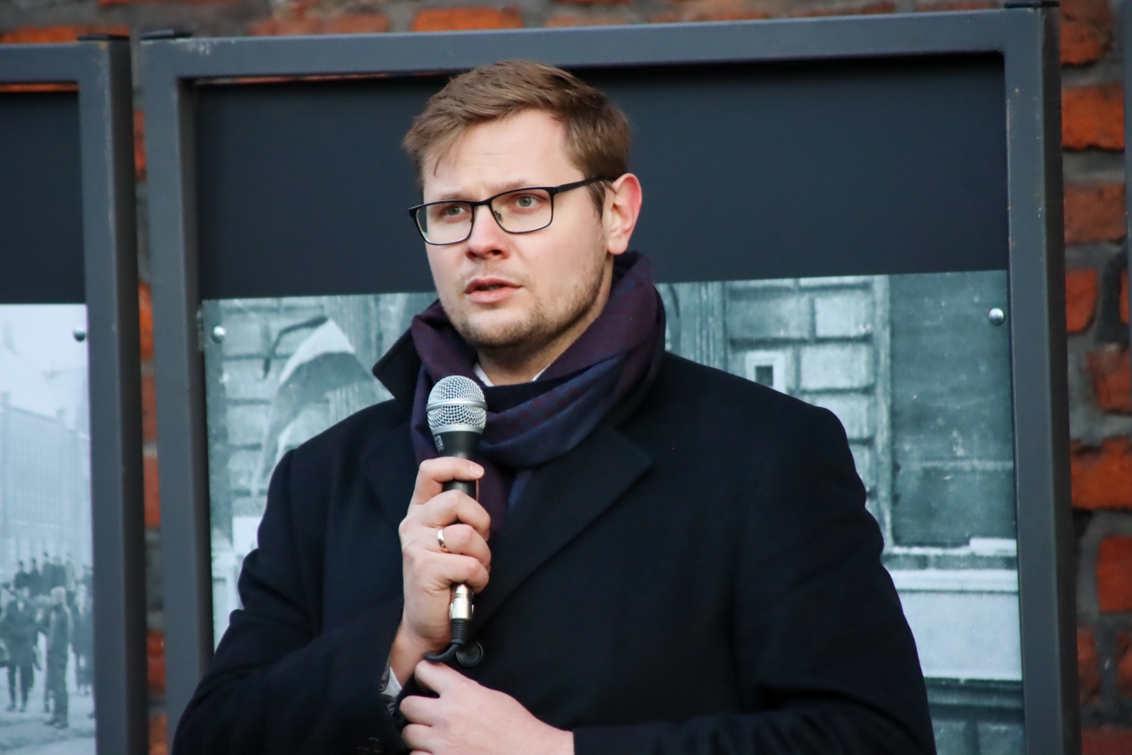 Zdjęcie w galerii na portalu naszraciborz.pl: Czas apokalipsy. W przeddzień rocznicy stanu wojennego w Raciborzu wiadomości z regionu