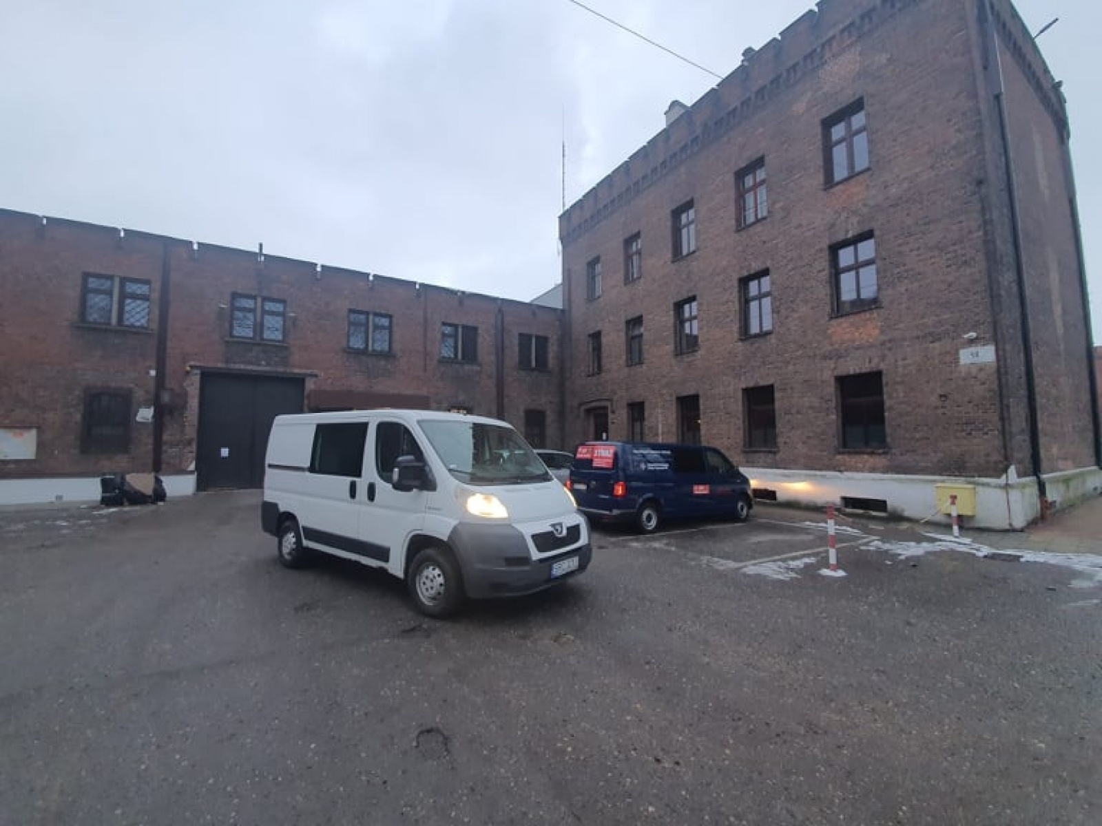 Zdjęcie w galerii na portalu naszraciborz.pl: Zza więziennych murów do OSP Samborowice wiadomości z regionu