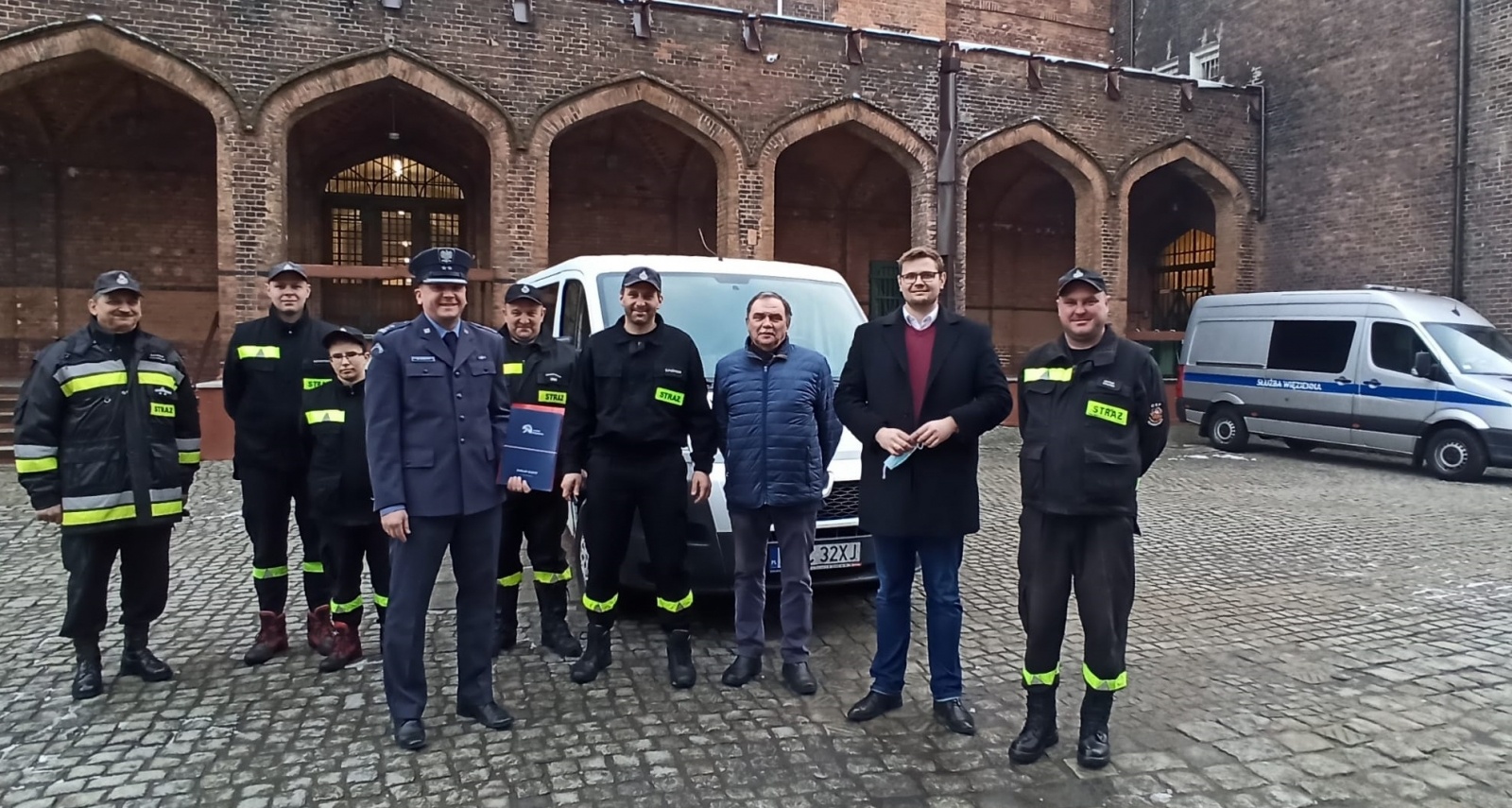 Zdjęcie w galerii na portalu naszraciborz.pl: Zza więziennych murów do OSP Samborowice wiadomości z regionu
