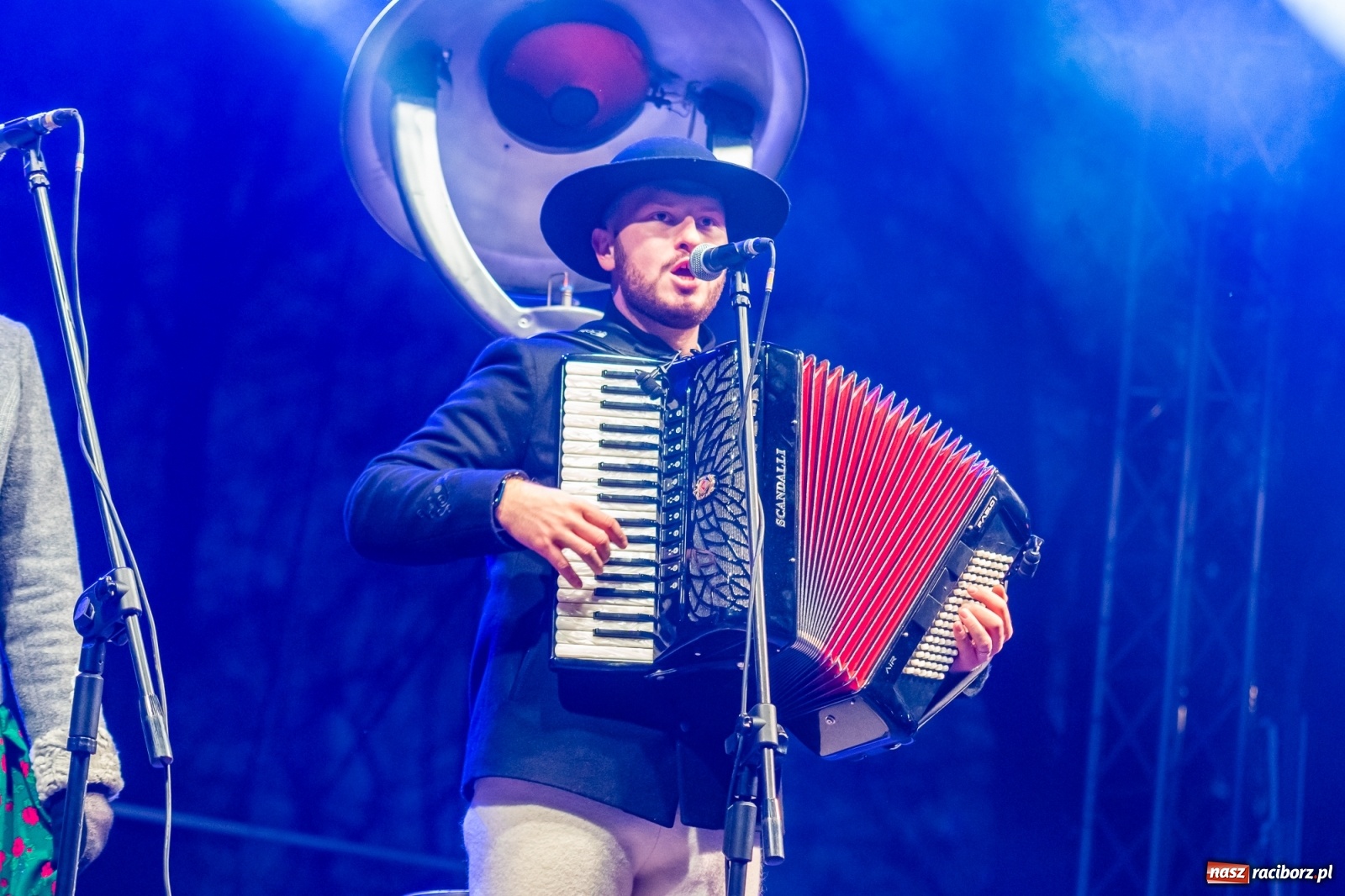 Zdjęcie w galerii na portalu naszraciborz.pl: Chóralne śpiewy i góralskie rytmy - niedziela na zamkowym jarmarku [FOTO i WIDEO] wiadomości z regionu