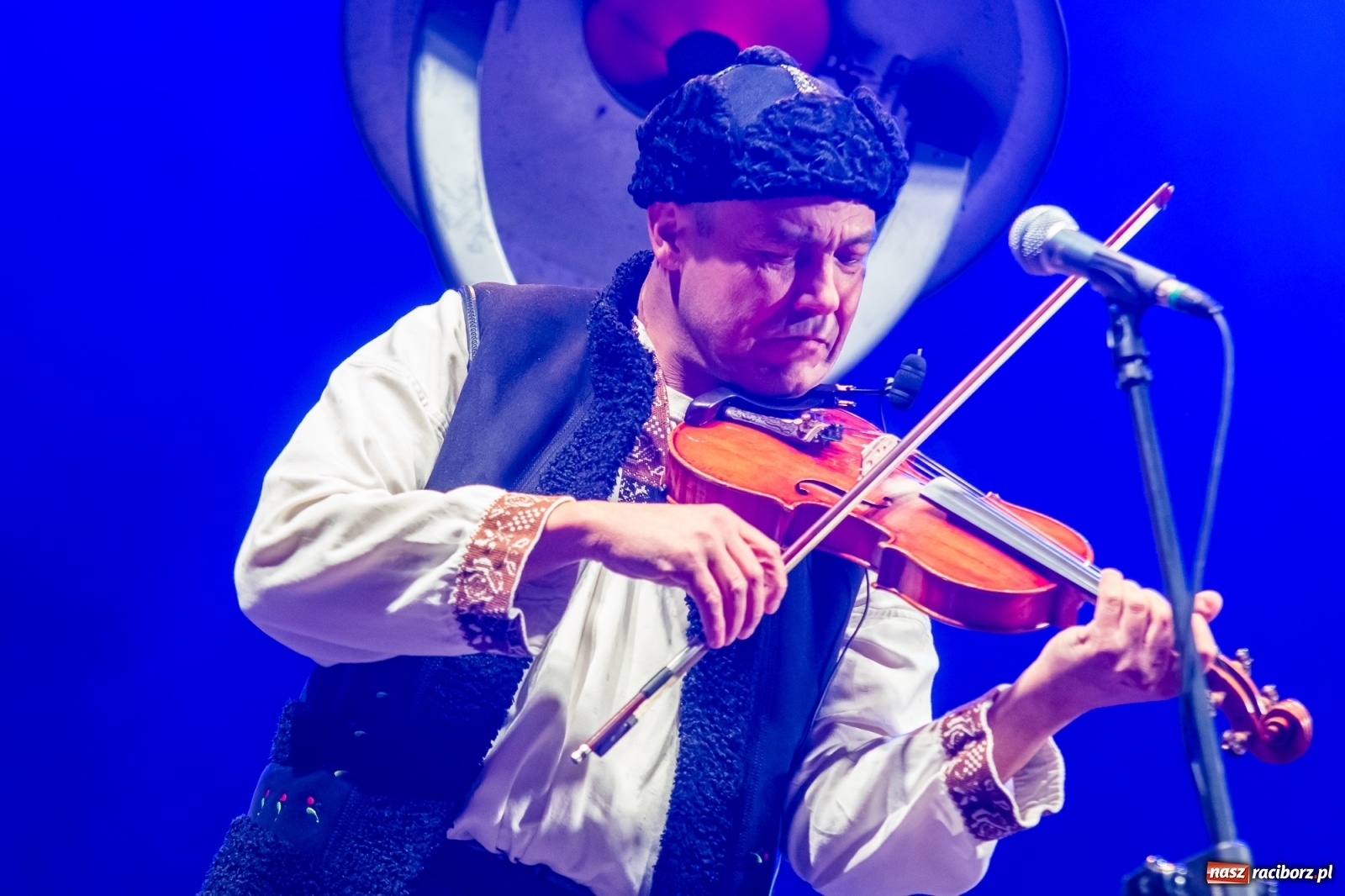 Zdjęcie w galerii na portalu naszraciborz.pl: Chóralne śpiewy i góralskie rytmy - niedziela na zamkowym jarmarku [FOTO i WIDEO] wiadomości z regionu