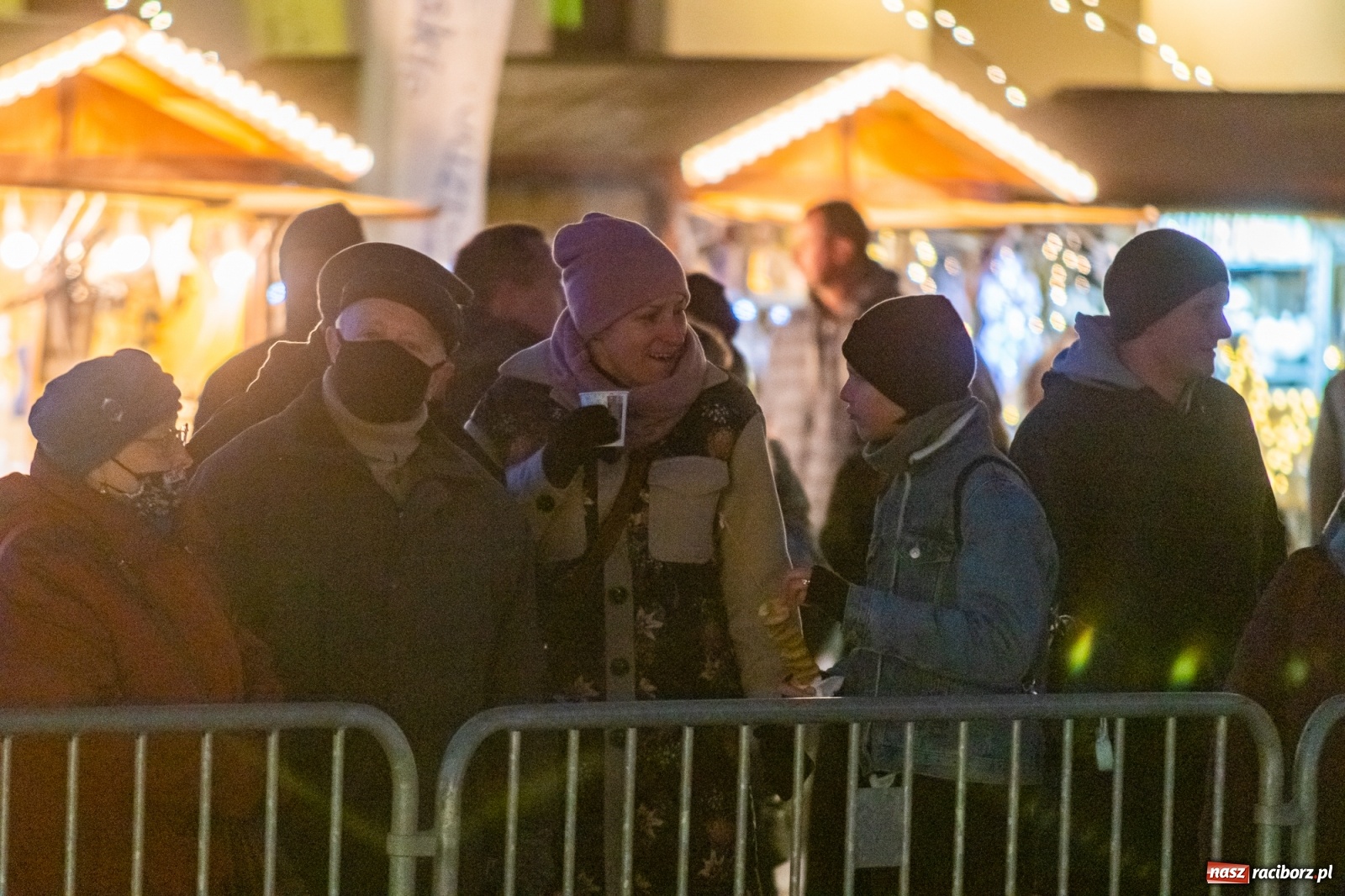 Zdjęcie w galerii na portalu naszraciborz.pl: Chóralne śpiewy i góralskie rytmy - niedziela na zamkowym jarmarku [FOTO i WIDEO] wiadomości z regionu