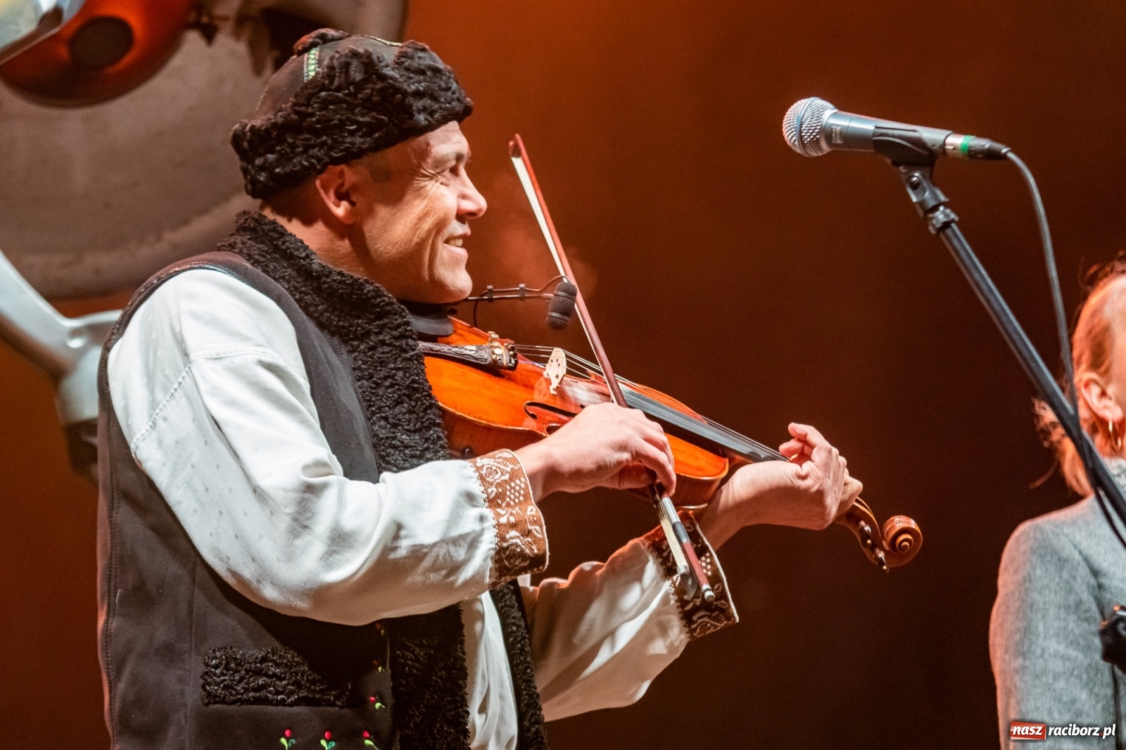 Zdjęcie w galerii na portalu naszraciborz.pl: Chóralne śpiewy i góralskie rytmy - niedziela na zamkowym jarmarku [FOTO i WIDEO] wiadomości z regionu