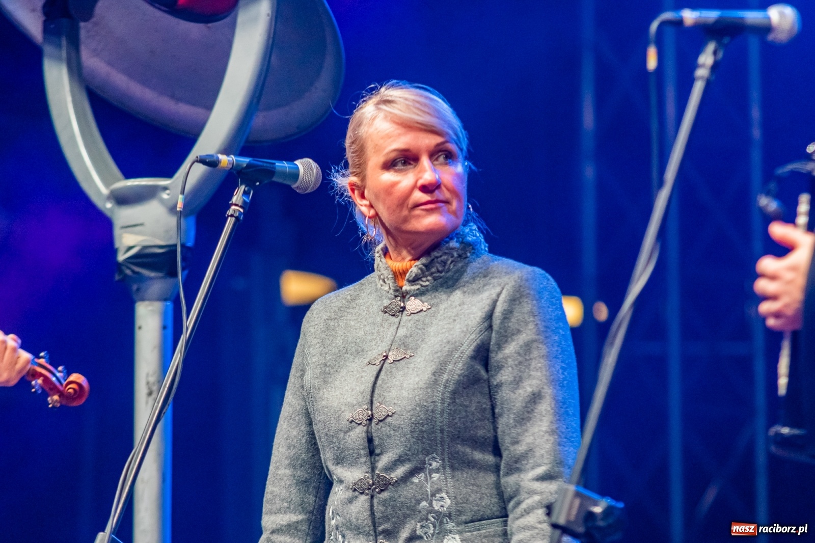 Zdjęcie w galerii na portalu naszraciborz.pl: Chóralne śpiewy i góralskie rytmy - niedziela na zamkowym jarmarku [FOTO i WIDEO] wiadomości z regionu