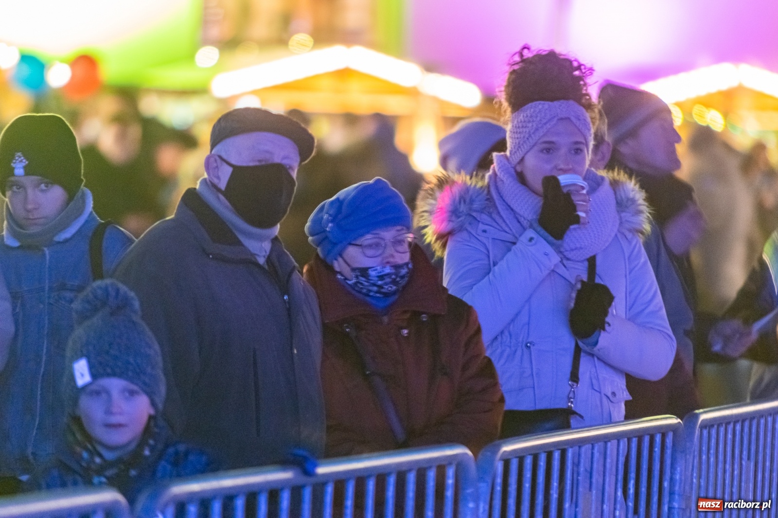 Zdjęcie w galerii na portalu naszraciborz.pl: Chóralne śpiewy i góralskie rytmy - niedziela na zamkowym jarmarku [FOTO i WIDEO] wiadomości z regionu