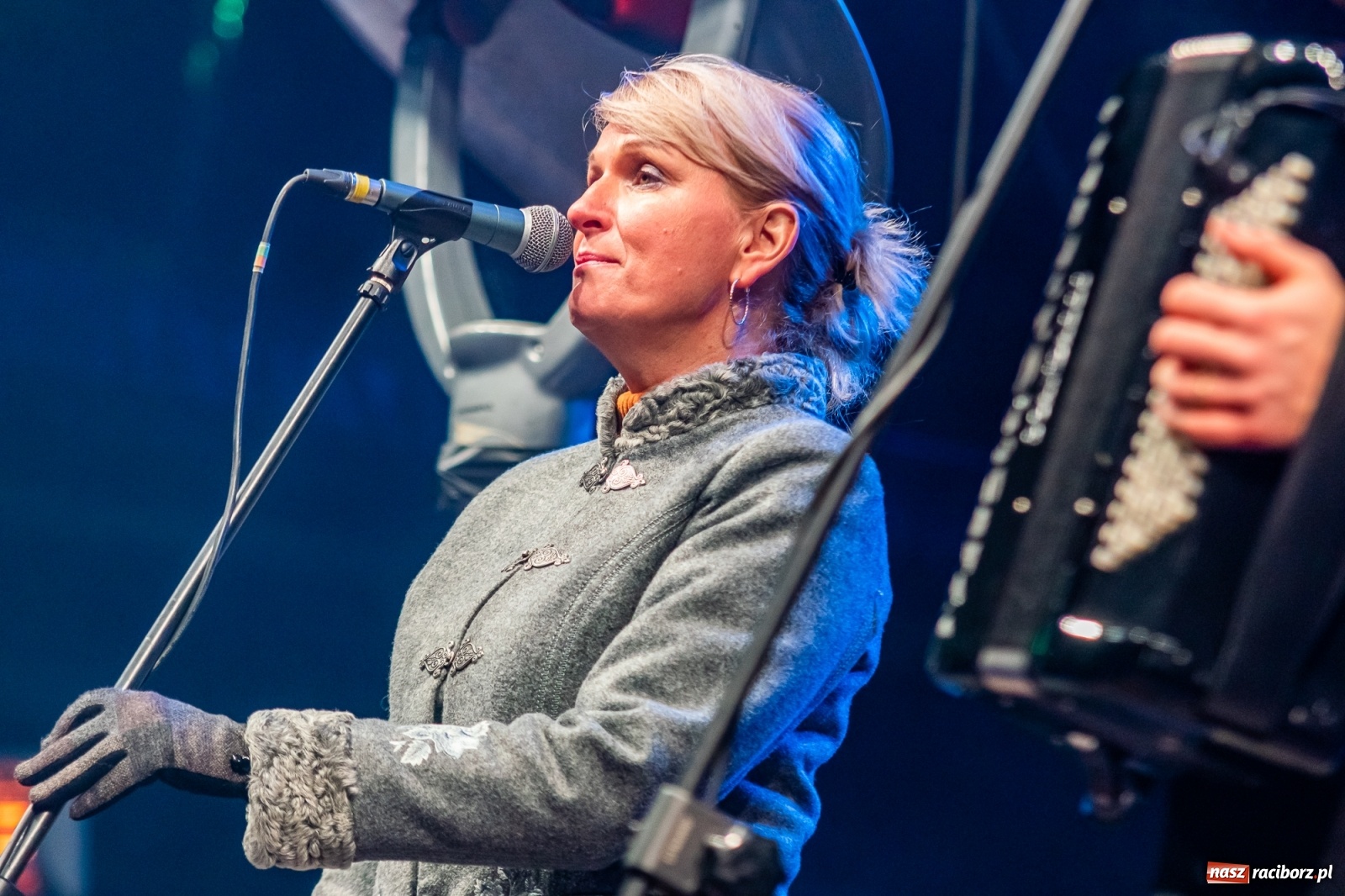 Zdjęcie w galerii na portalu naszraciborz.pl: Chóralne śpiewy i góralskie rytmy - niedziela na zamkowym jarmarku [FOTO i WIDEO] wiadomości z regionu