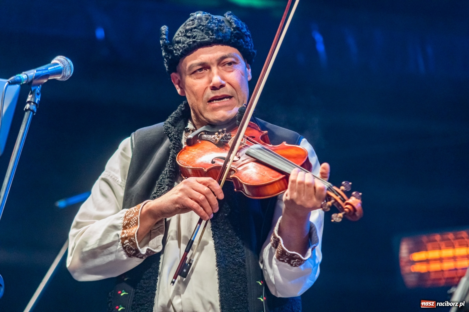 Zdjęcie w galerii na portalu naszraciborz.pl: Chóralne śpiewy i góralskie rytmy - niedziela na zamkowym jarmarku [FOTO i WIDEO] wiadomości z regionu