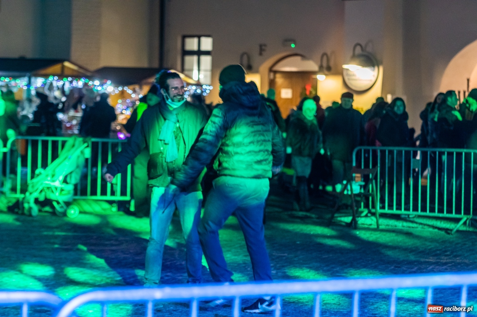 Zdjęcie w galerii na portalu naszraciborz.pl: Chóralne śpiewy i góralskie rytmy - niedziela na zamkowym jarmarku [FOTO i WIDEO] wiadomości z regionu