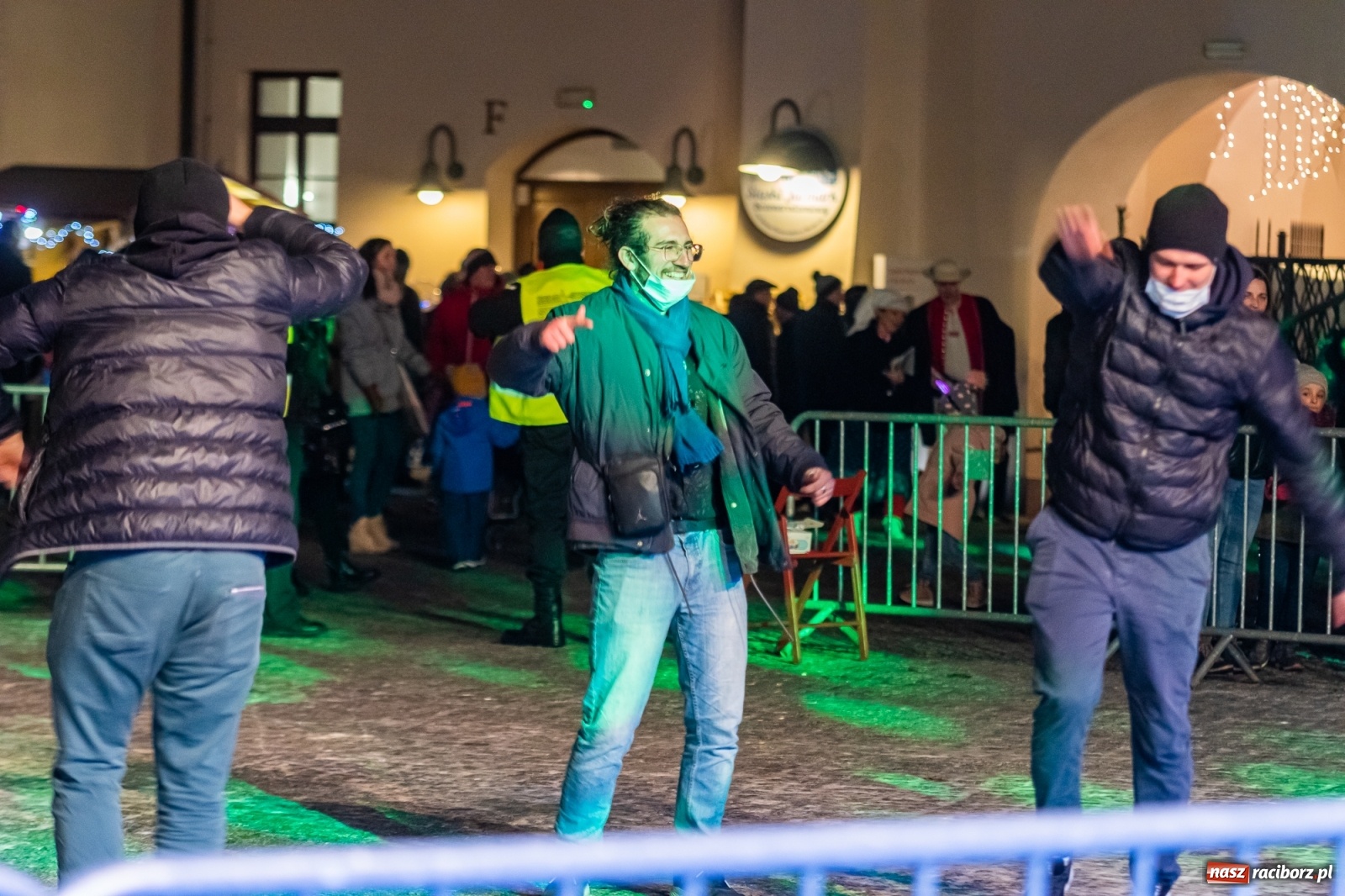 Zdjęcie w galerii na portalu naszraciborz.pl: Chóralne śpiewy i góralskie rytmy - niedziela na zamkowym jarmarku [FOTO i WIDEO] wiadomości z regionu