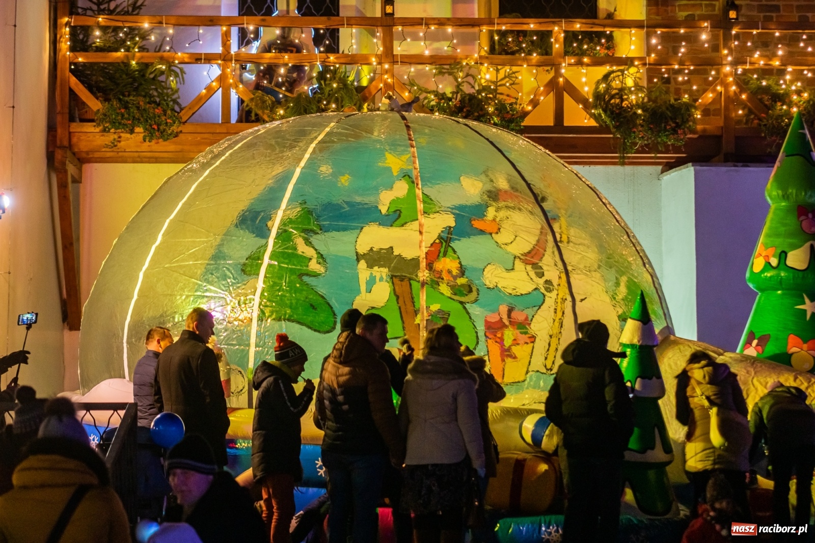 Zdjęcie w galerii na portalu naszraciborz.pl: Chóralne śpiewy i góralskie rytmy - niedziela na zamkowym jarmarku [FOTO i WIDEO] wiadomości z regionu