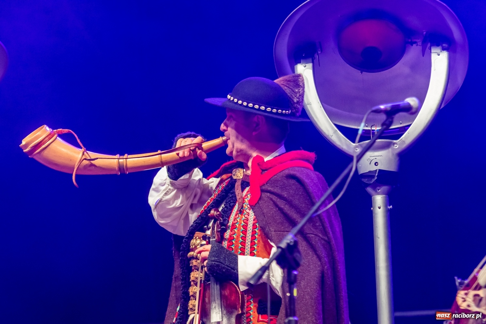 Zdjęcie w galerii na portalu naszraciborz.pl: Chóralne śpiewy i góralskie rytmy - niedziela na zamkowym jarmarku [FOTO i WIDEO] wiadomości z regionu