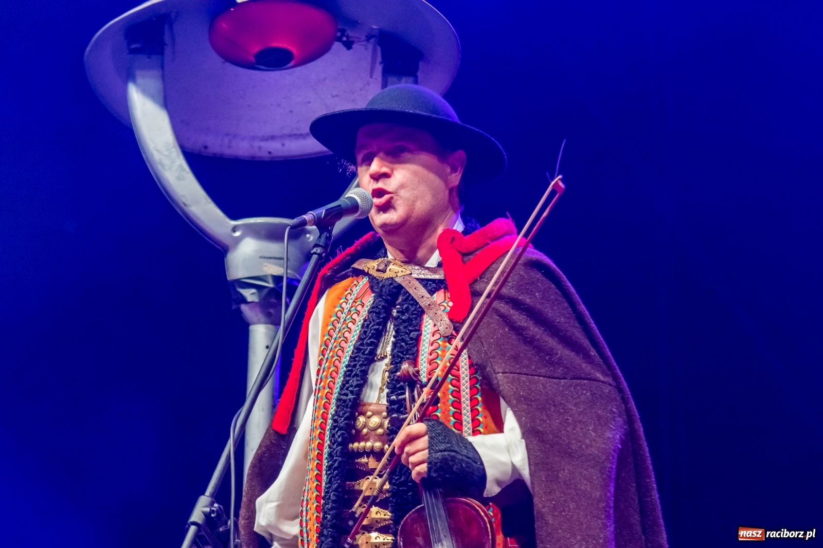 Zdjęcie w galerii na portalu naszraciborz.pl: Chóralne śpiewy i góralskie rytmy - niedziela na zamkowym jarmarku [FOTO i WIDEO] wiadomości z regionu