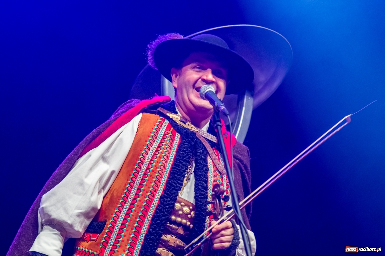 Zdjęcie w galerii na portalu naszraciborz.pl: Chóralne śpiewy i góralskie rytmy - niedziela na zamkowym jarmarku [FOTO i WIDEO] wiadomości z regionu