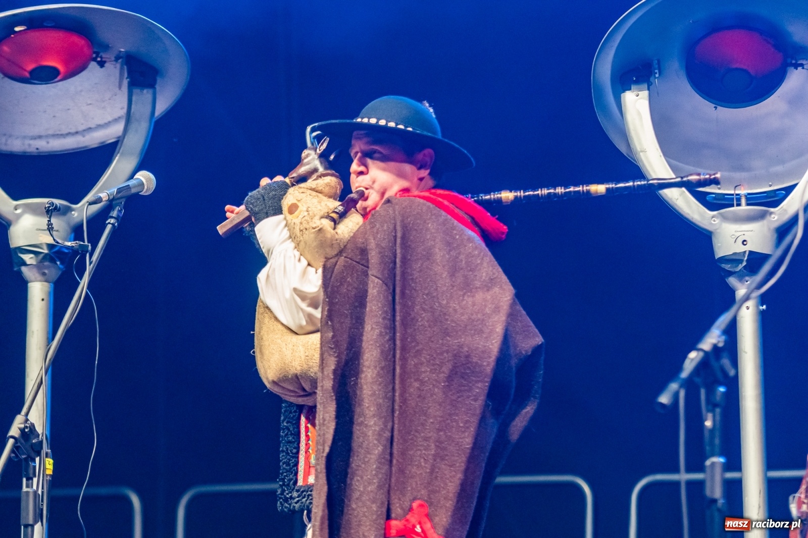 Zdjęcie w galerii na portalu naszraciborz.pl: Chóralne śpiewy i góralskie rytmy - niedziela na zamkowym jarmarku [FOTO i WIDEO] wiadomości z regionu