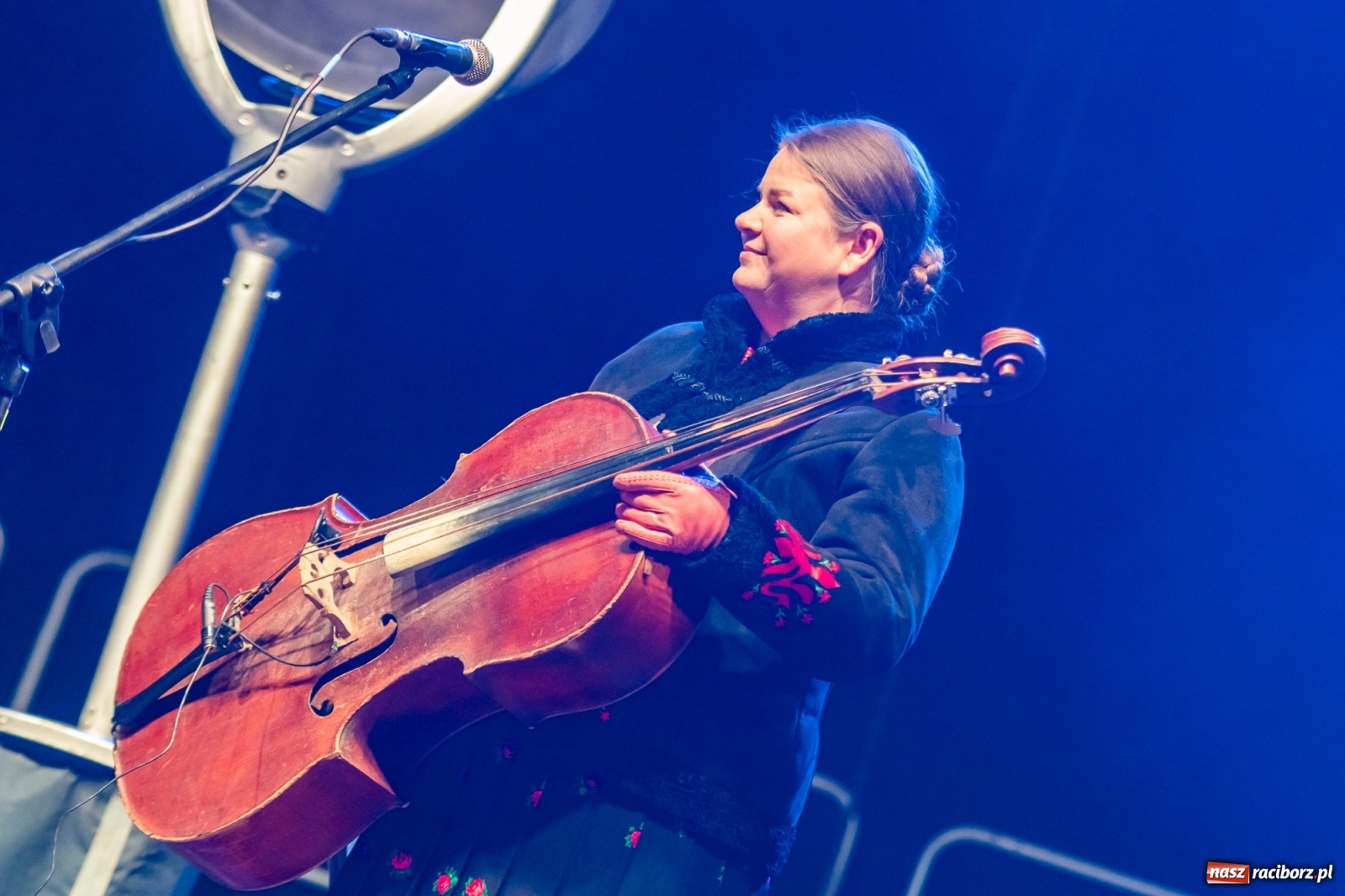 Zdjęcie w galerii na portalu naszraciborz.pl: Chóralne śpiewy i góralskie rytmy - niedziela na zamkowym jarmarku [FOTO i WIDEO] wiadomości z regionu