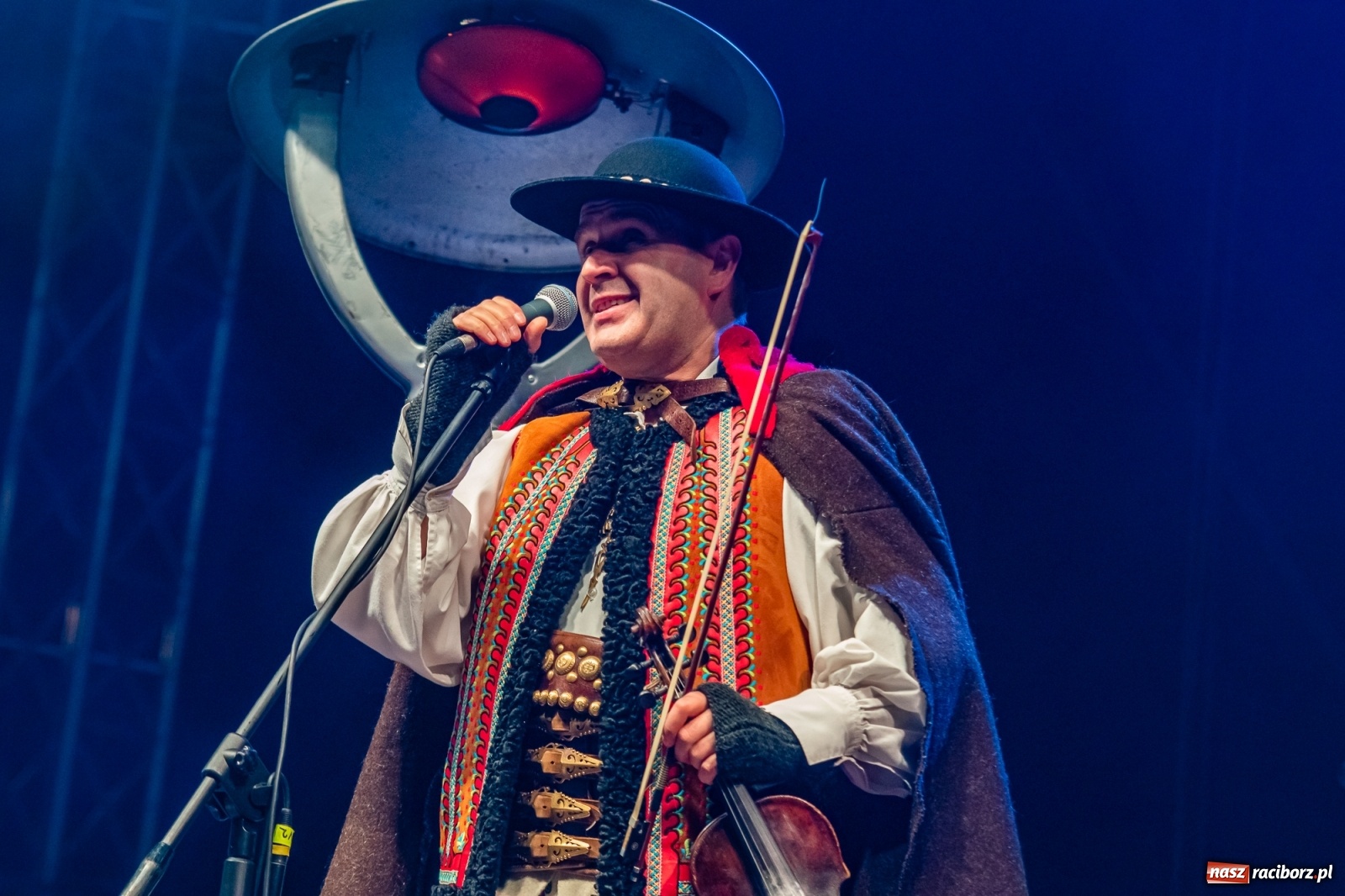 Zdjęcie w galerii na portalu naszraciborz.pl: Chóralne śpiewy i góralskie rytmy - niedziela na zamkowym jarmarku [FOTO i WIDEO] wiadomości z regionu