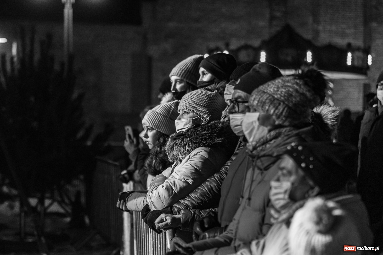 Zdjęcie w galerii na portalu naszraciborz.pl: Chóralne śpiewy i góralskie rytmy - niedziela na zamkowym jarmarku [FOTO i WIDEO] wiadomości z regionu