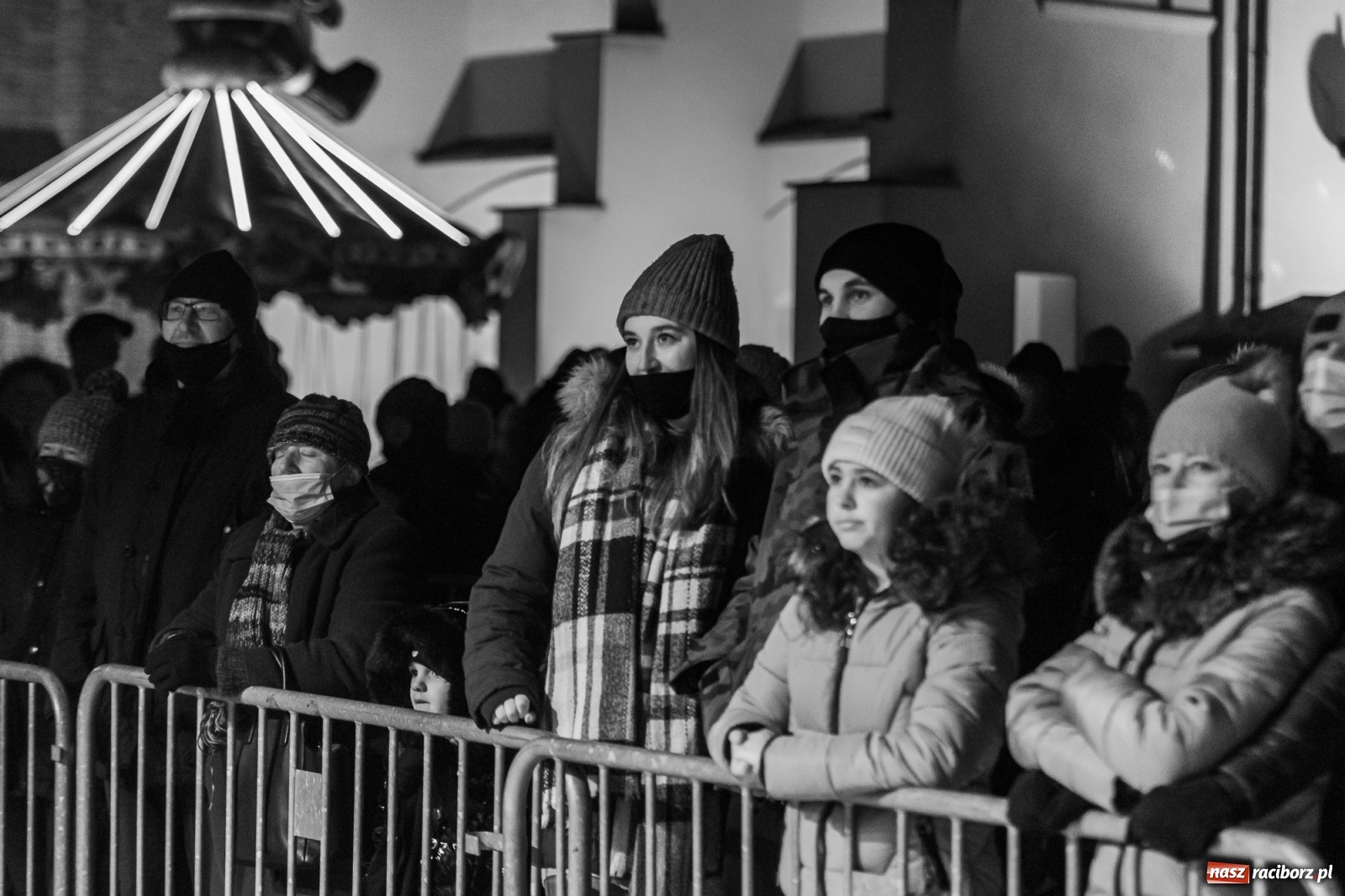 Zdjęcie w galerii na portalu naszraciborz.pl: Chóralne śpiewy i góralskie rytmy - niedziela na zamkowym jarmarku [FOTO i WIDEO] wiadomości z regionu