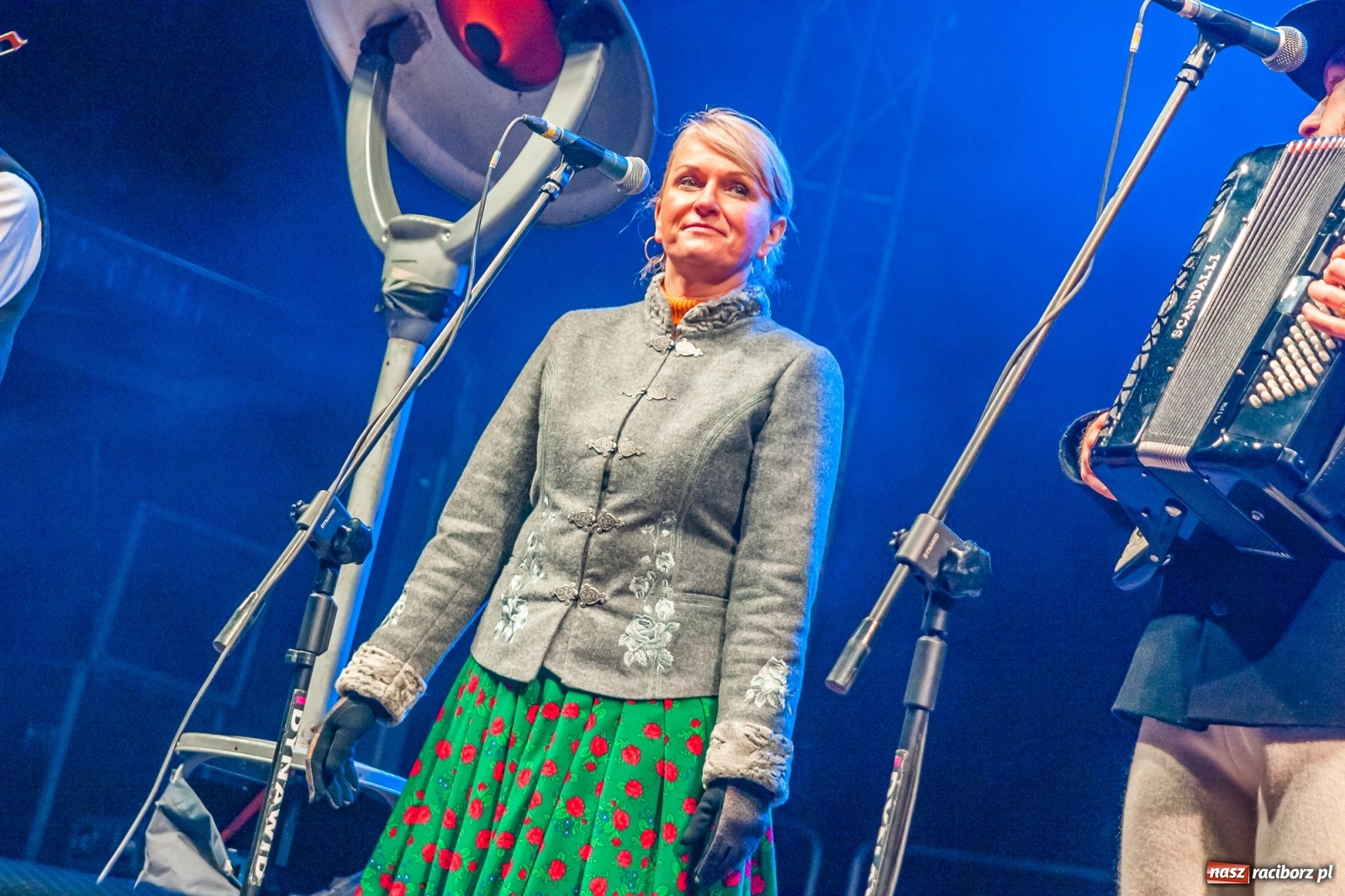 Zdjęcie w galerii na portalu naszraciborz.pl: Chóralne śpiewy i góralskie rytmy - niedziela na zamkowym jarmarku [FOTO i WIDEO] wiadomości z regionu