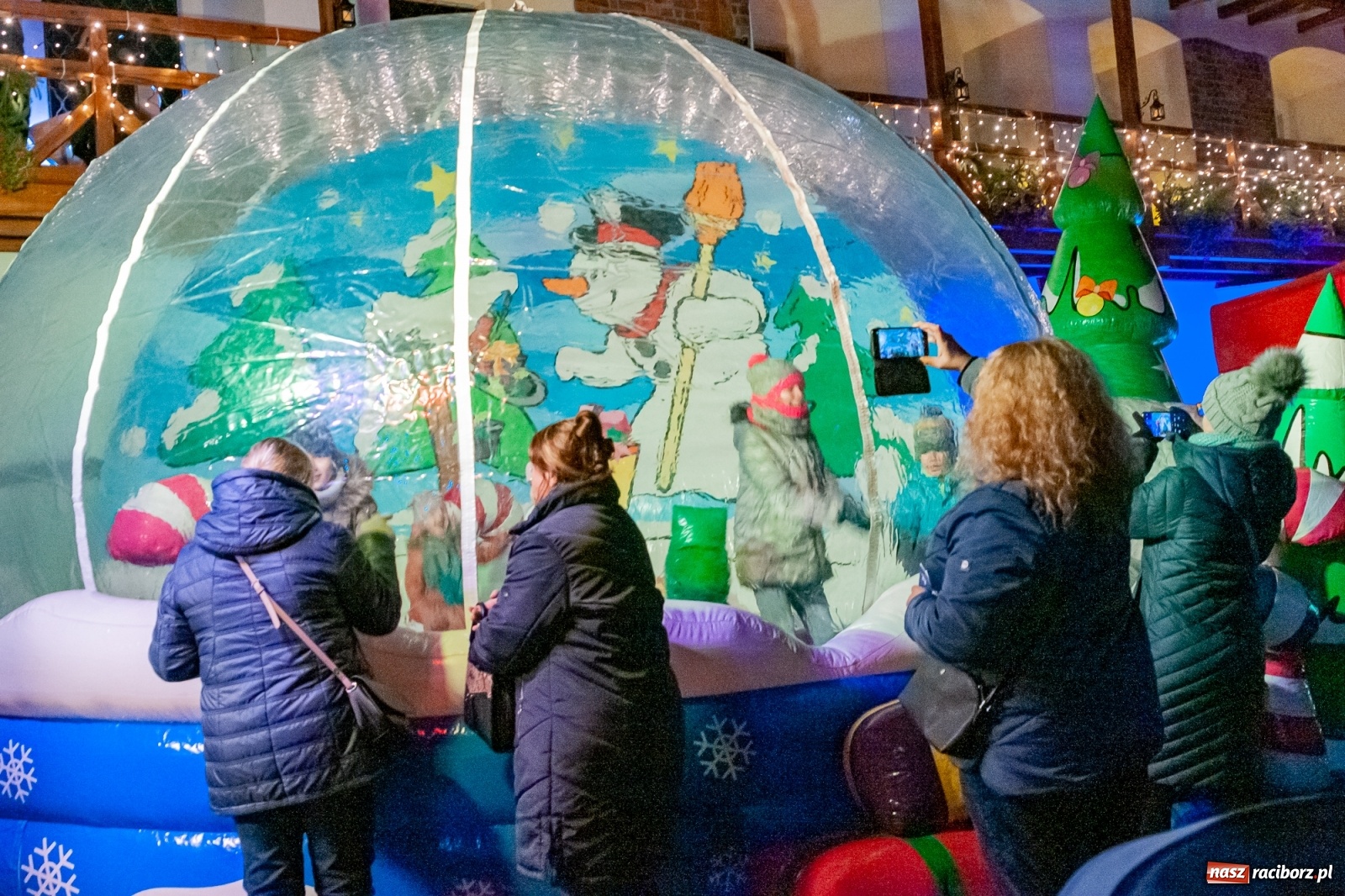 Zdjęcie w galerii na portalu naszraciborz.pl: Chóralne śpiewy i góralskie rytmy - niedziela na zamkowym jarmarku [FOTO i WIDEO] wiadomości z regionu