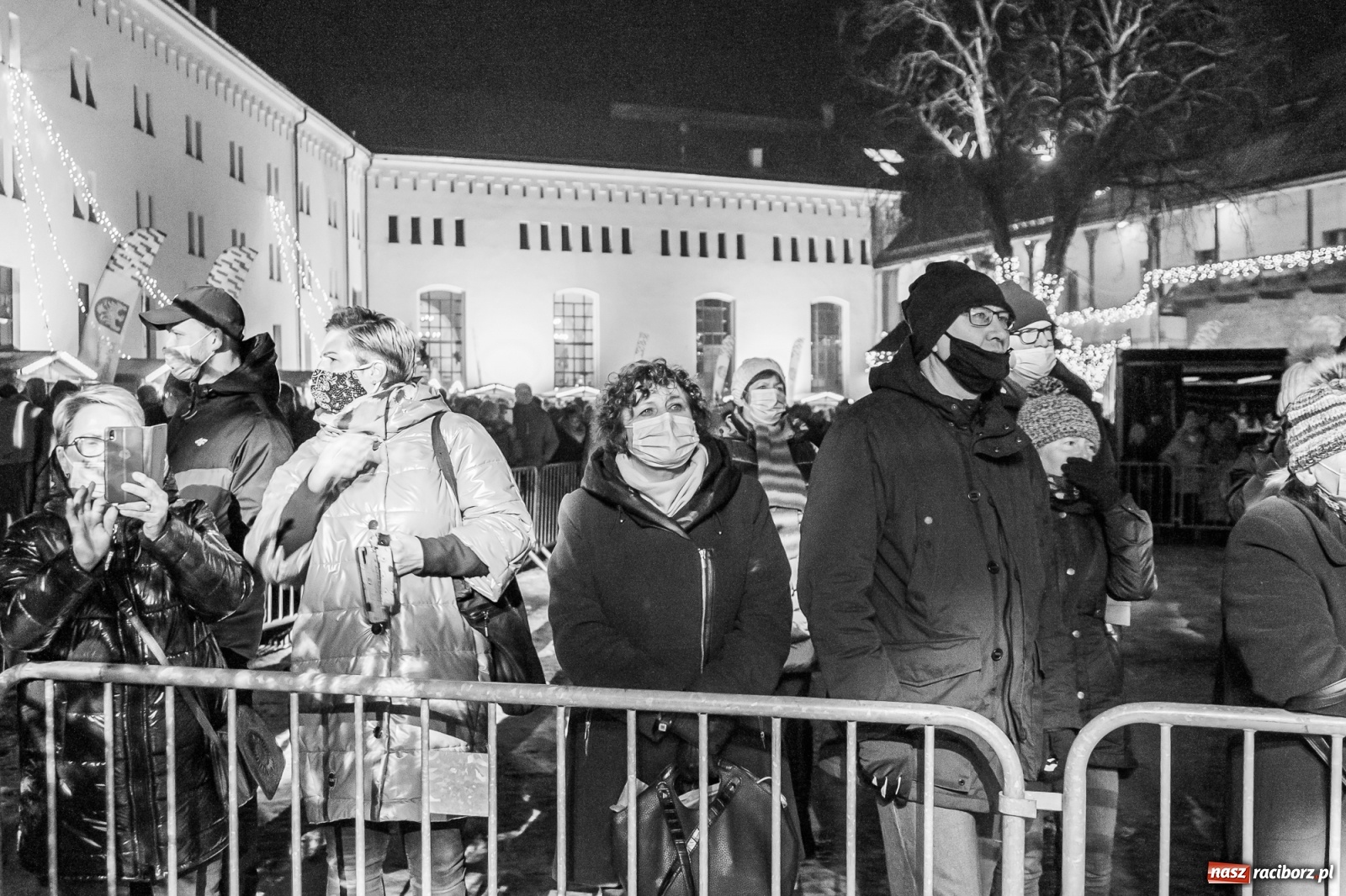 Zdjęcie w galerii na portalu naszraciborz.pl: Chóralne śpiewy i góralskie rytmy - niedziela na zamkowym jarmarku [FOTO i WIDEO] wiadomości z regionu