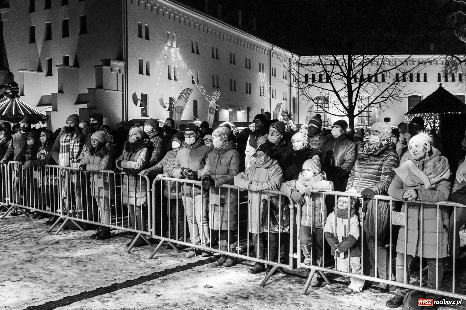 Zdjęcie w galerii na portalu naszraciborz.pl: Chóralne śpiewy i góralskie rytmy - niedziela na zamkowym jarmarku [FOTO i WIDEO] wiadomości z regionu