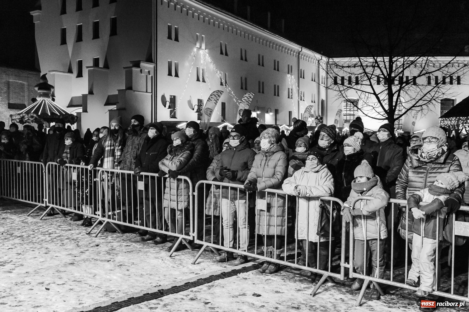 Zdjęcie w galerii na portalu naszraciborz.pl: Chóralne śpiewy i góralskie rytmy - niedziela na zamkowym jarmarku [FOTO i WIDEO] wiadomości z regionu