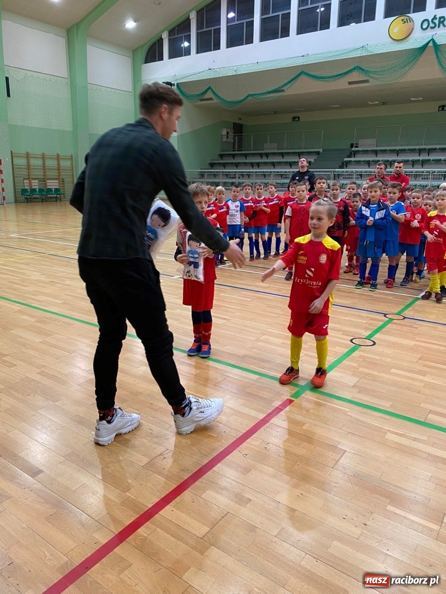 Zdjęcie w galerii na portalu naszraciborz.pl: Piłkarska rywalizacja żaków w Arenie Rafako [FOTO] wiadomości z regionu