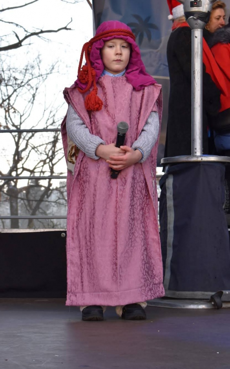 Zdjęcie w galerii na portalu naszraciborz.pl: Jarmark zamkowy. Dzieci na scenie i świąteczne wynalazki wiadomości z regionu