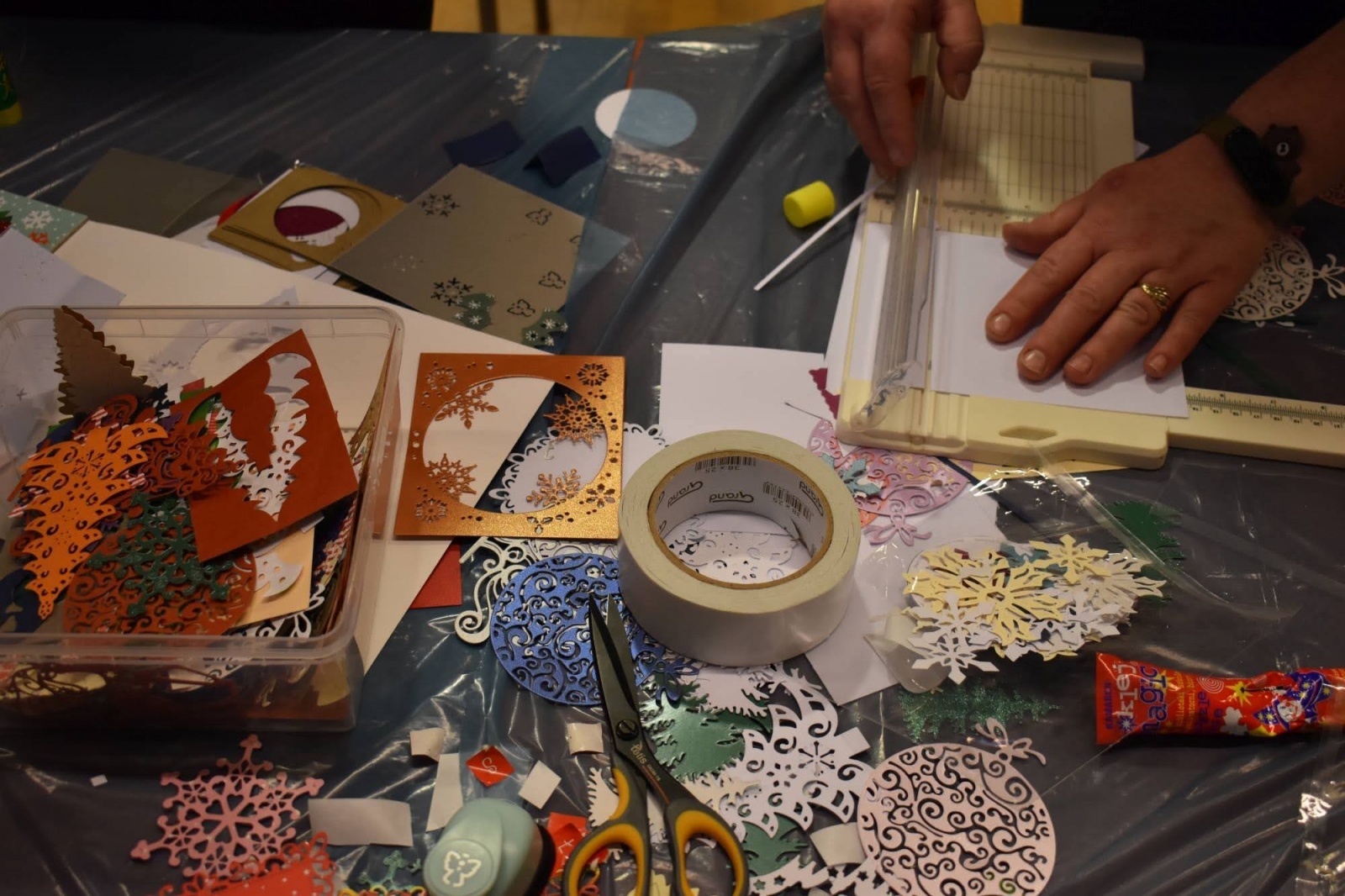 Zdjęcie w galerii na portalu naszraciborz.pl: Jarmark zamkowy. Dzieci na scenie i świąteczne wynalazki wiadomości z regionu