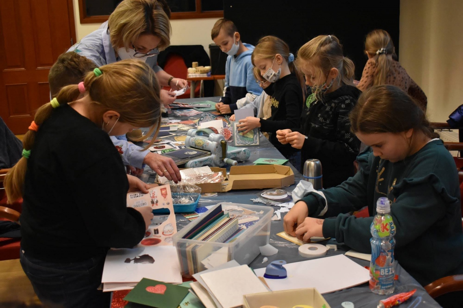 Zdjęcie w galerii na portalu naszraciborz.pl: Jarmark zamkowy. Dzieci na scenie i świąteczne wynalazki wiadomości z regionu