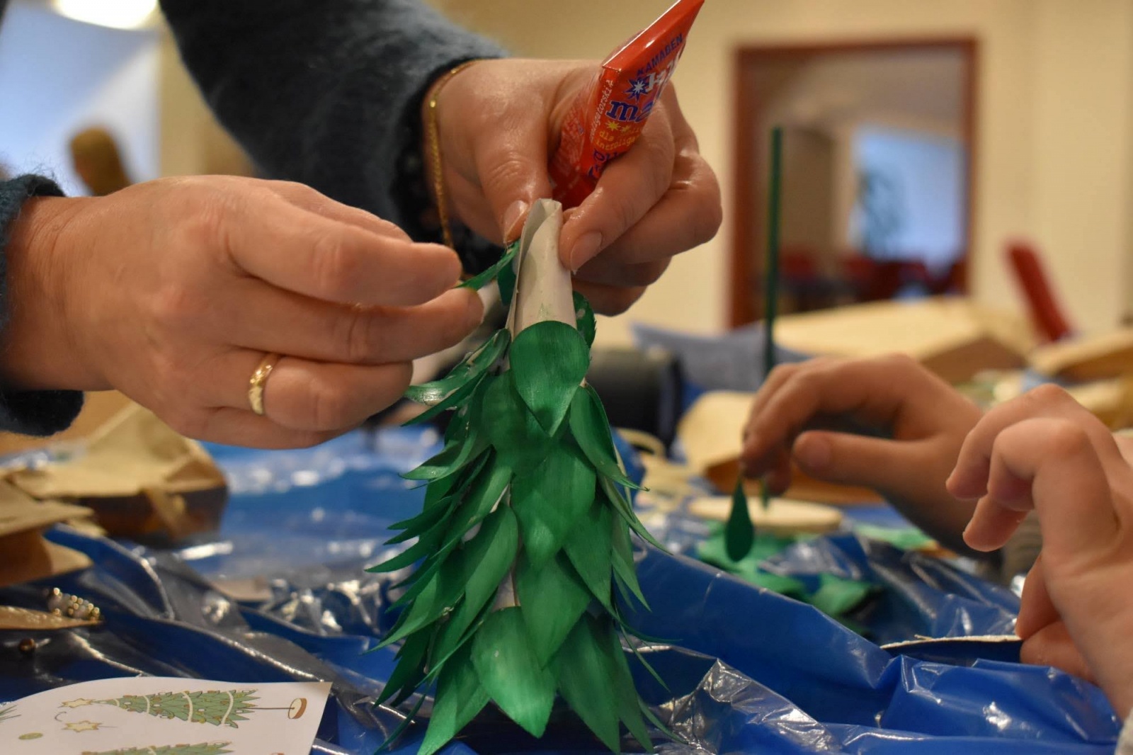 Zdjęcie w galerii na portalu naszraciborz.pl: Jarmark zamkowy. Dzieci na scenie i świąteczne wynalazki wiadomości z regionu